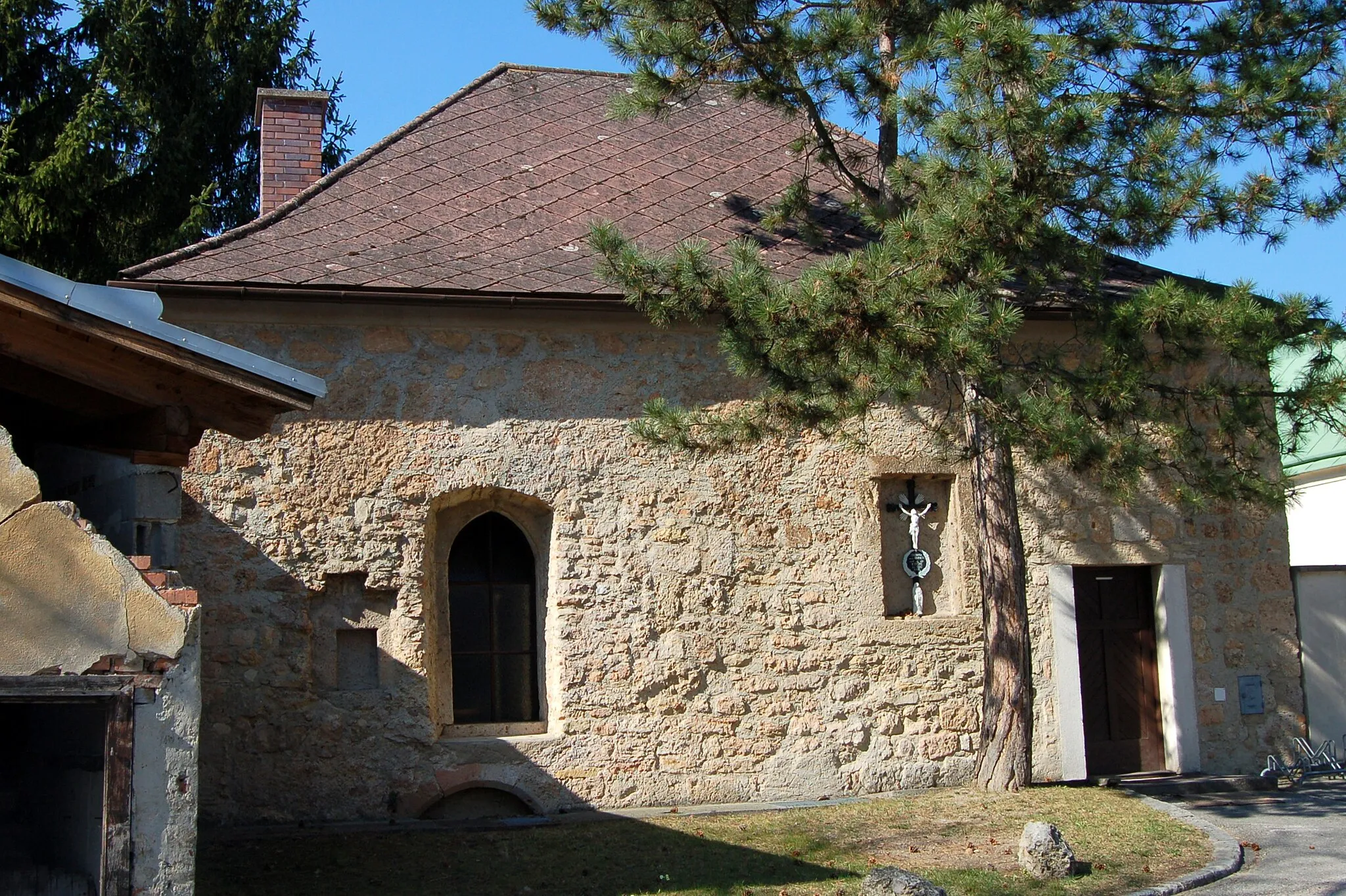 Photo showing: Former ossuary in Bad Fischau, Lower Austria