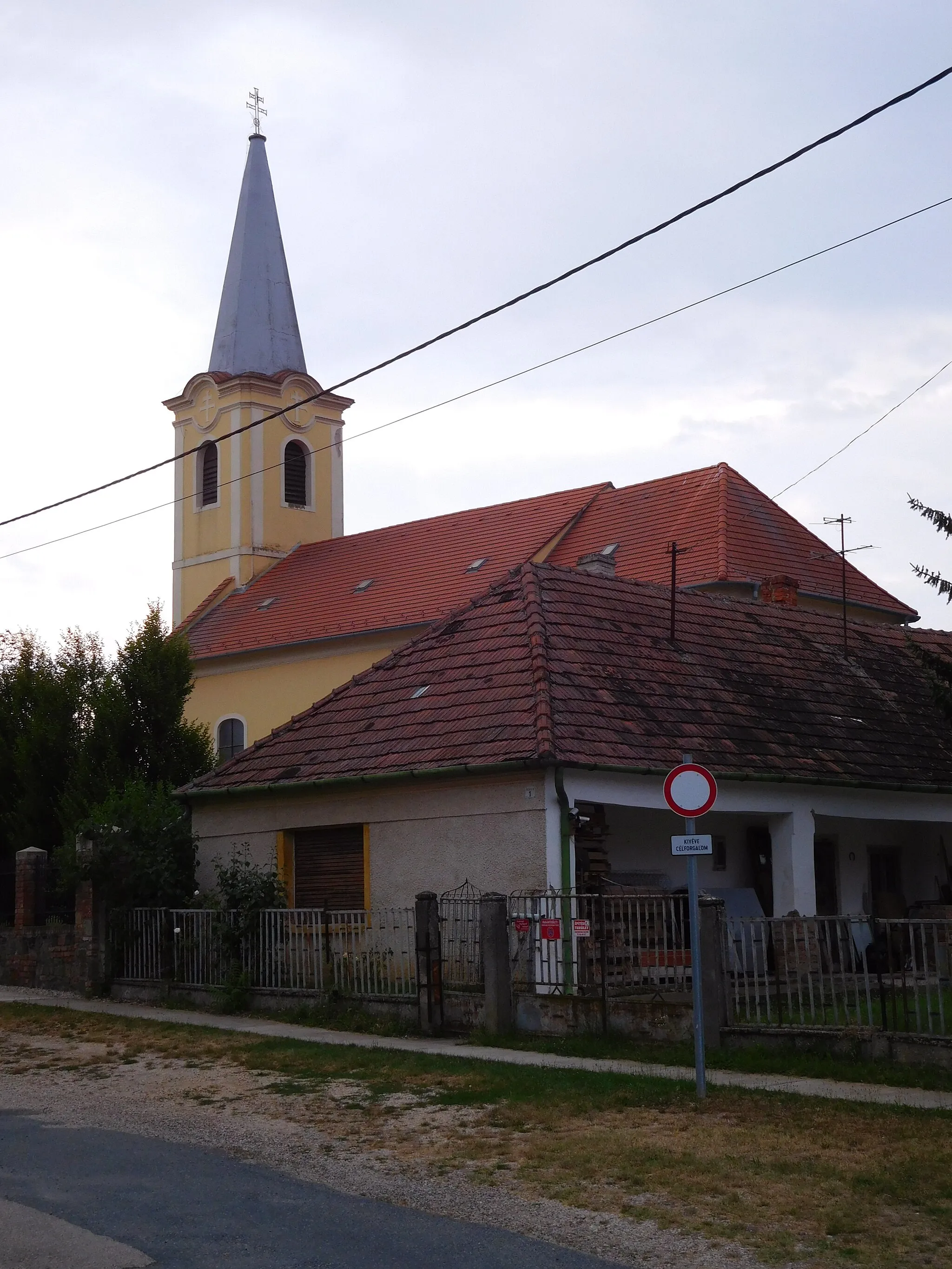 Photo showing: Ostffyasszonyfa - Március 15. tér, Church of the Assumption (Nagyboldogasszony-templom)