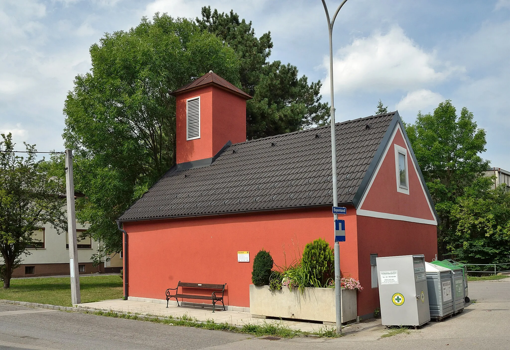 Photo showing: Former fire station in Unterwaltersdorf.