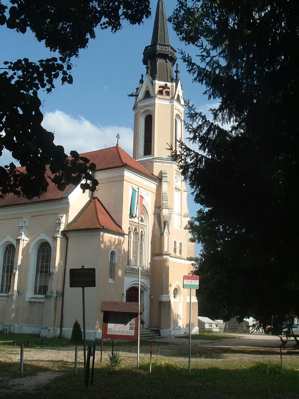 Photo showing: The Szent Imre Church in Rönök, by the austrian-hungarian frontier.