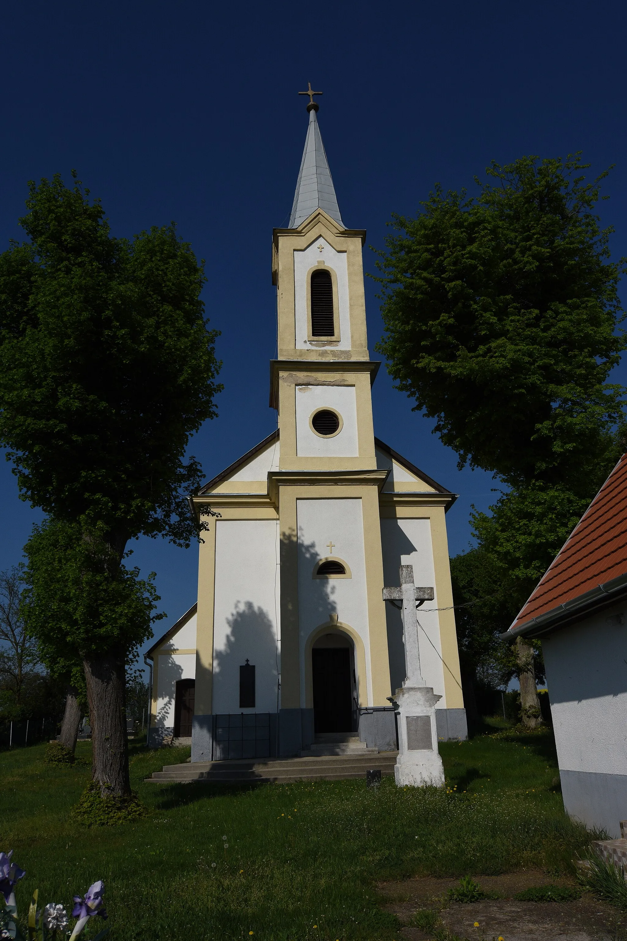 Photo showing: Kisnardai Fájdalmas Szuzanya templom Narda