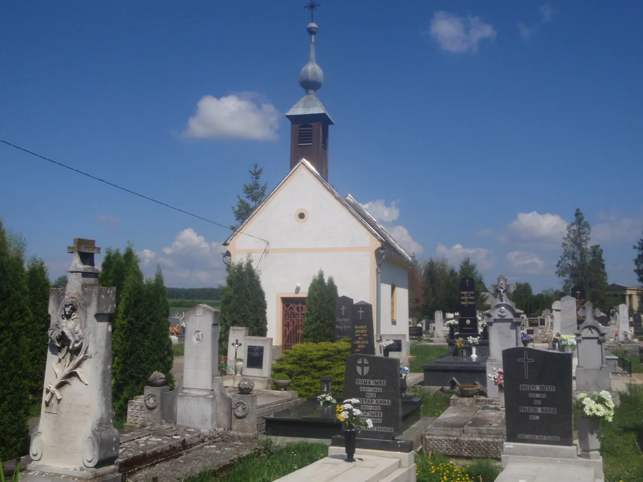 Photo showing: Nárai r.k. temető kápolna, műemlékileg védett