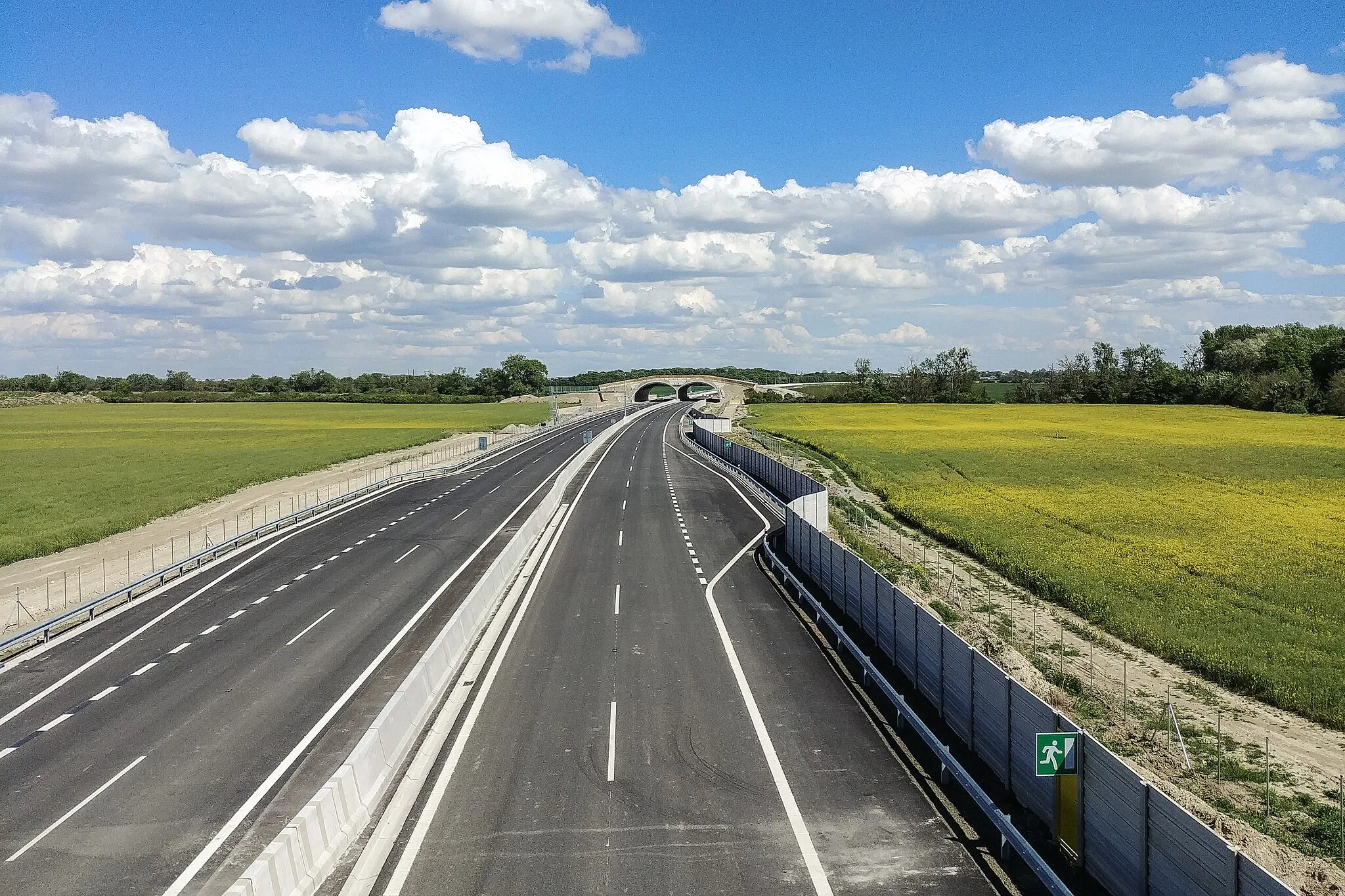 Photo showing: R7 expressway near D4 (Bratislava bypass) intersection Ketelec