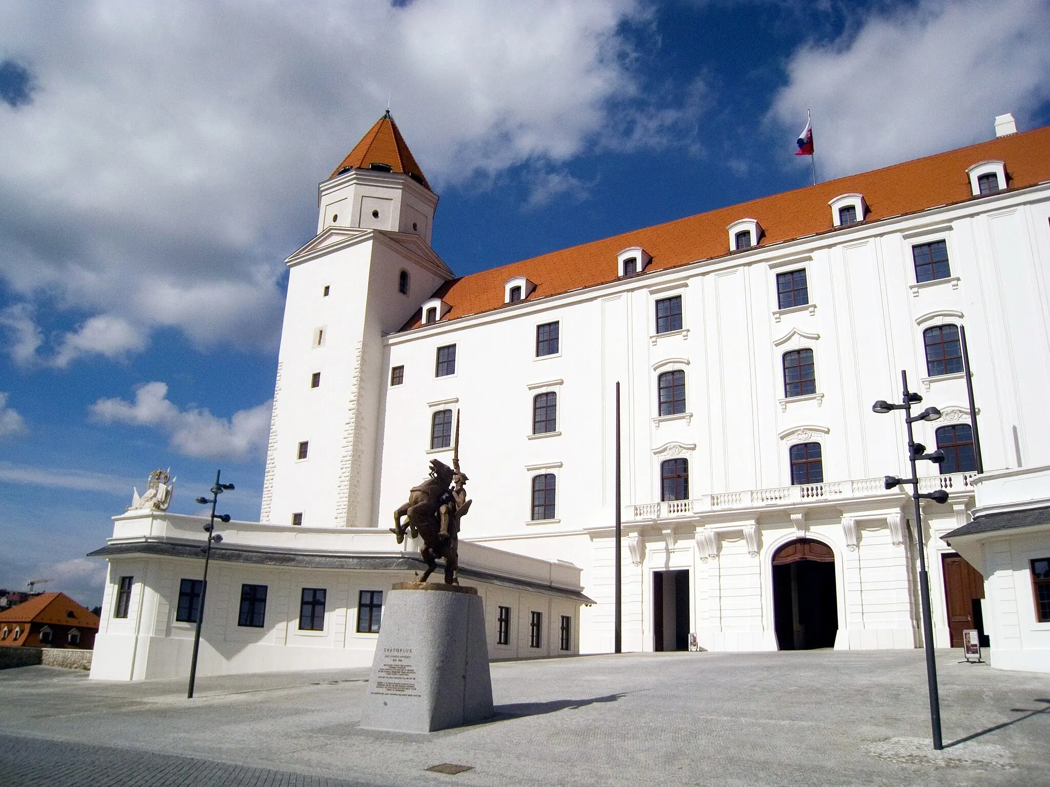 Photo showing: Bratislava Castle, 2010