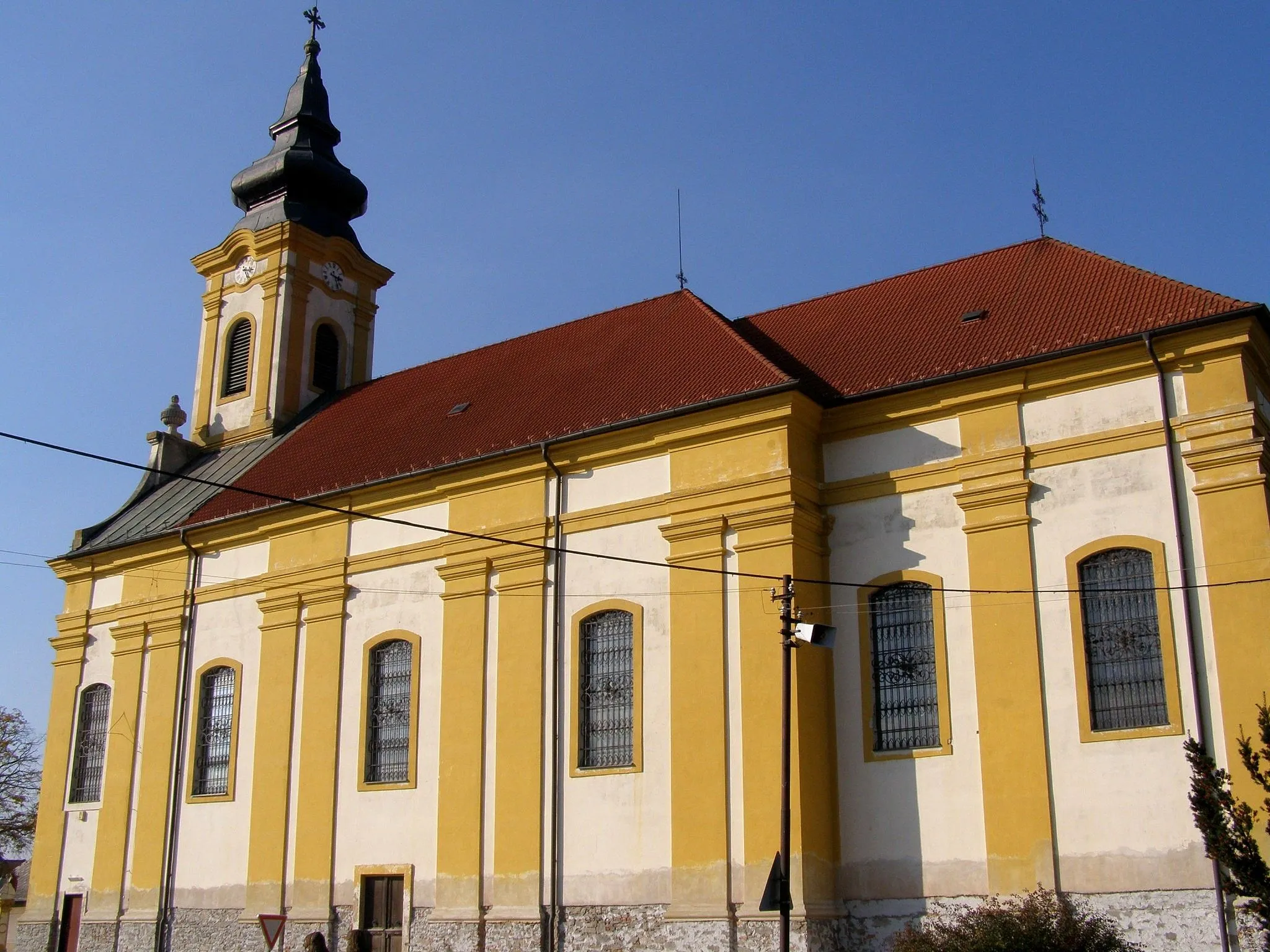 Photo showing: Kostol svätých Petra a Pavla v Záhorskej Bystrici (Bratislava)