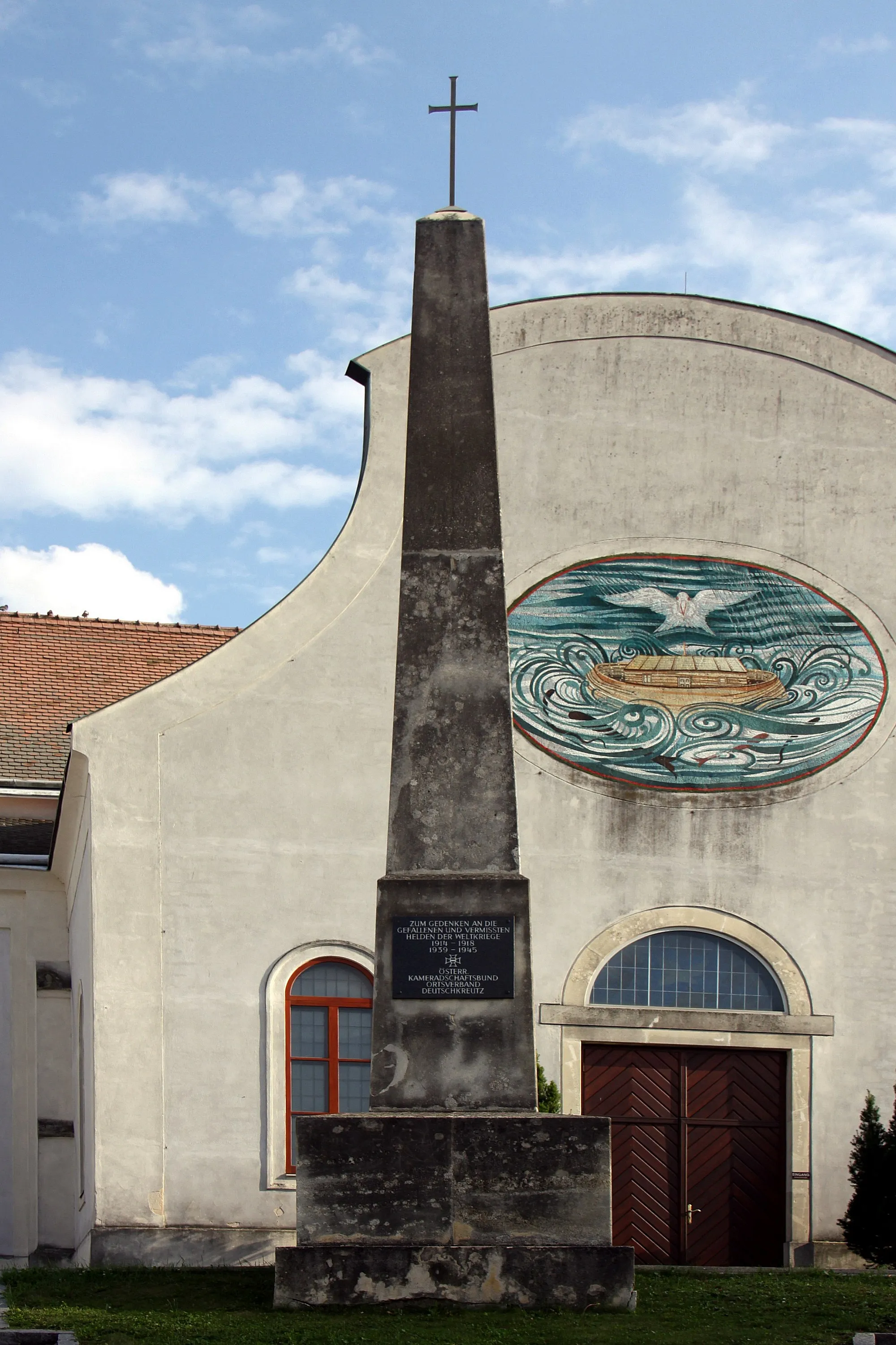 Photo showing: War memorial near the parish church - Deutschkreutz