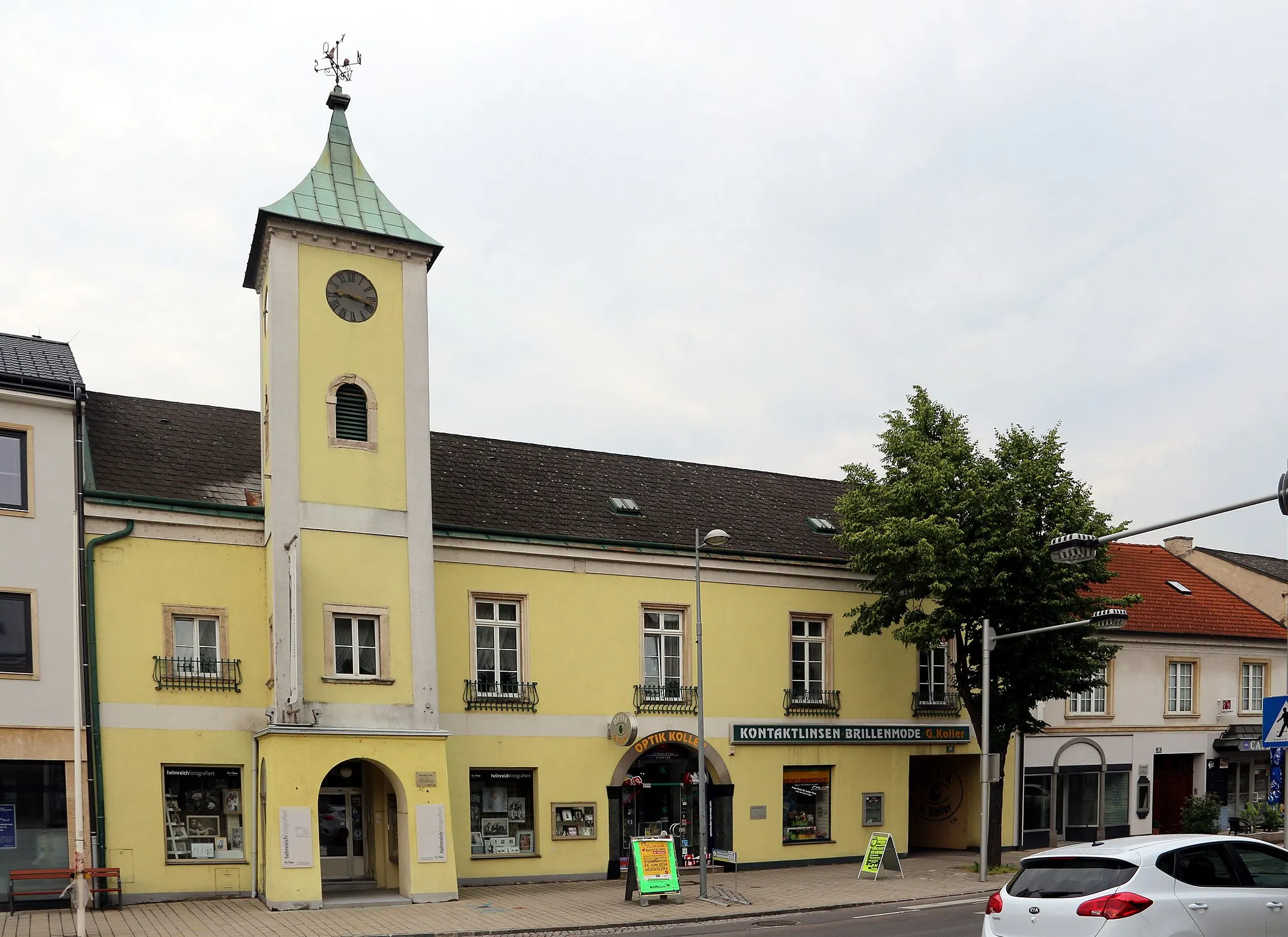 Photo showing: Brenner Hof (auch "Brennerscher Edelhof") an der Hauptstraße in Neusiedl am See, Burgenland.