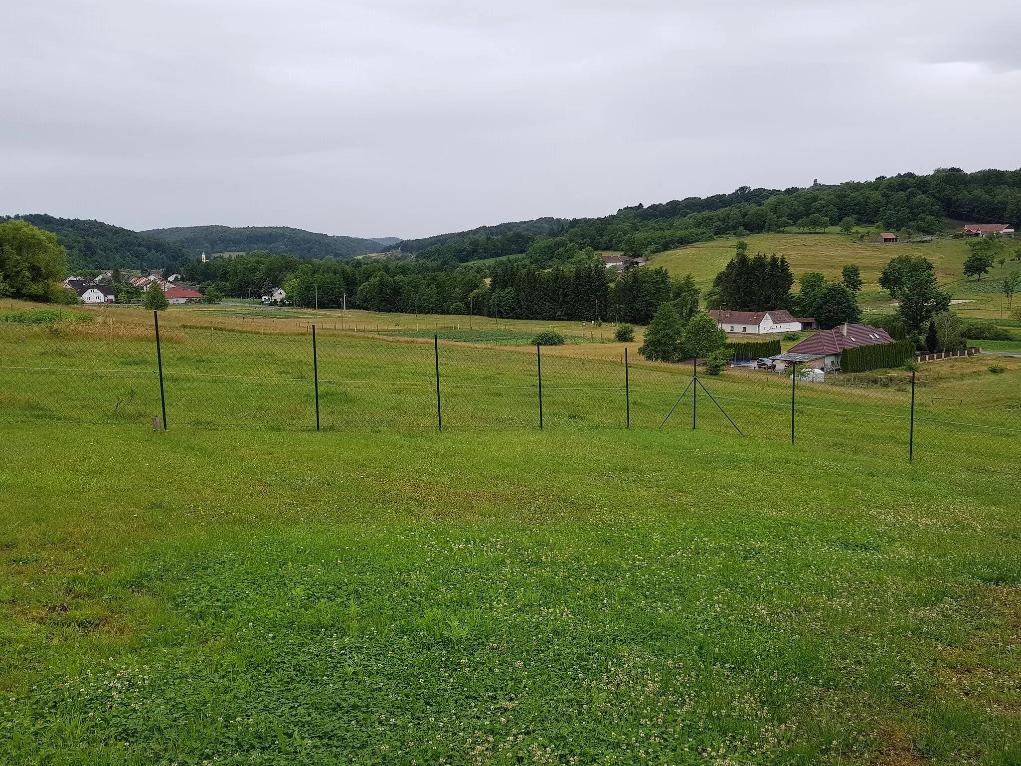 Photo showing: Felsőszölnök látkép a Szlovén Mintagazdaság felől