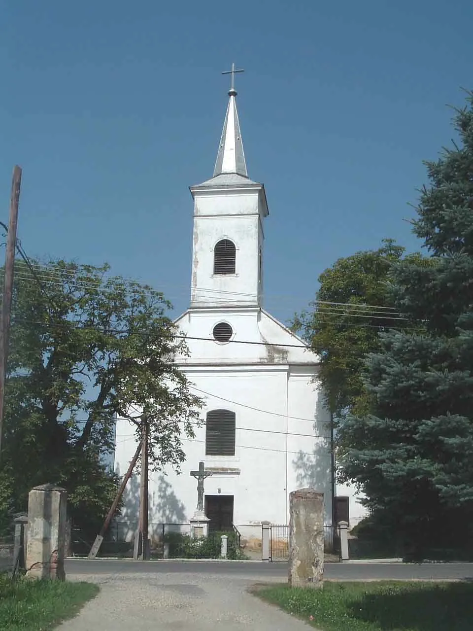 Photo showing: The church in Kisunyom, Hungary. Szent Mihály római katolikus templom