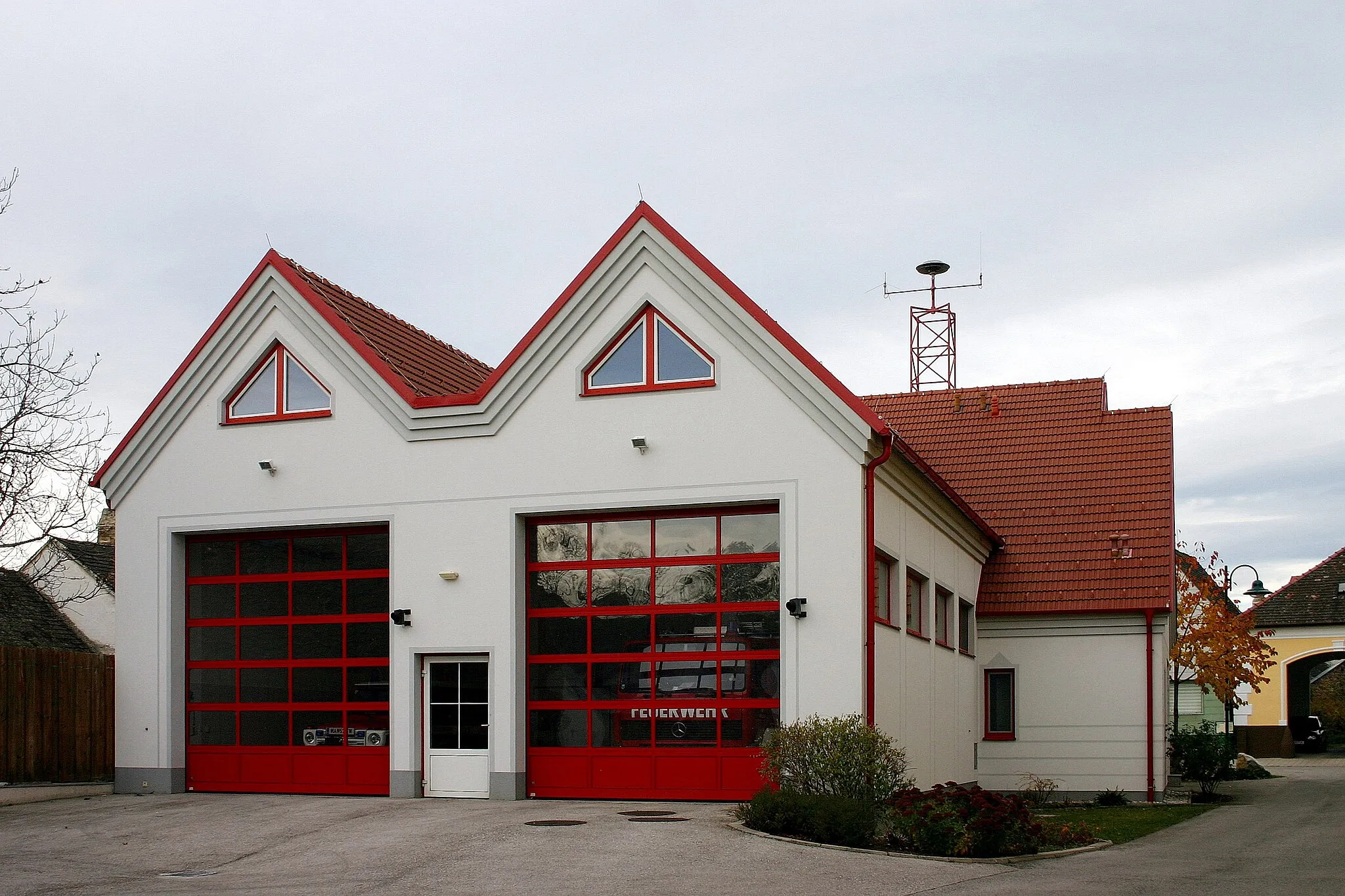 Photo showing: Firestation - Pöttelsdorf