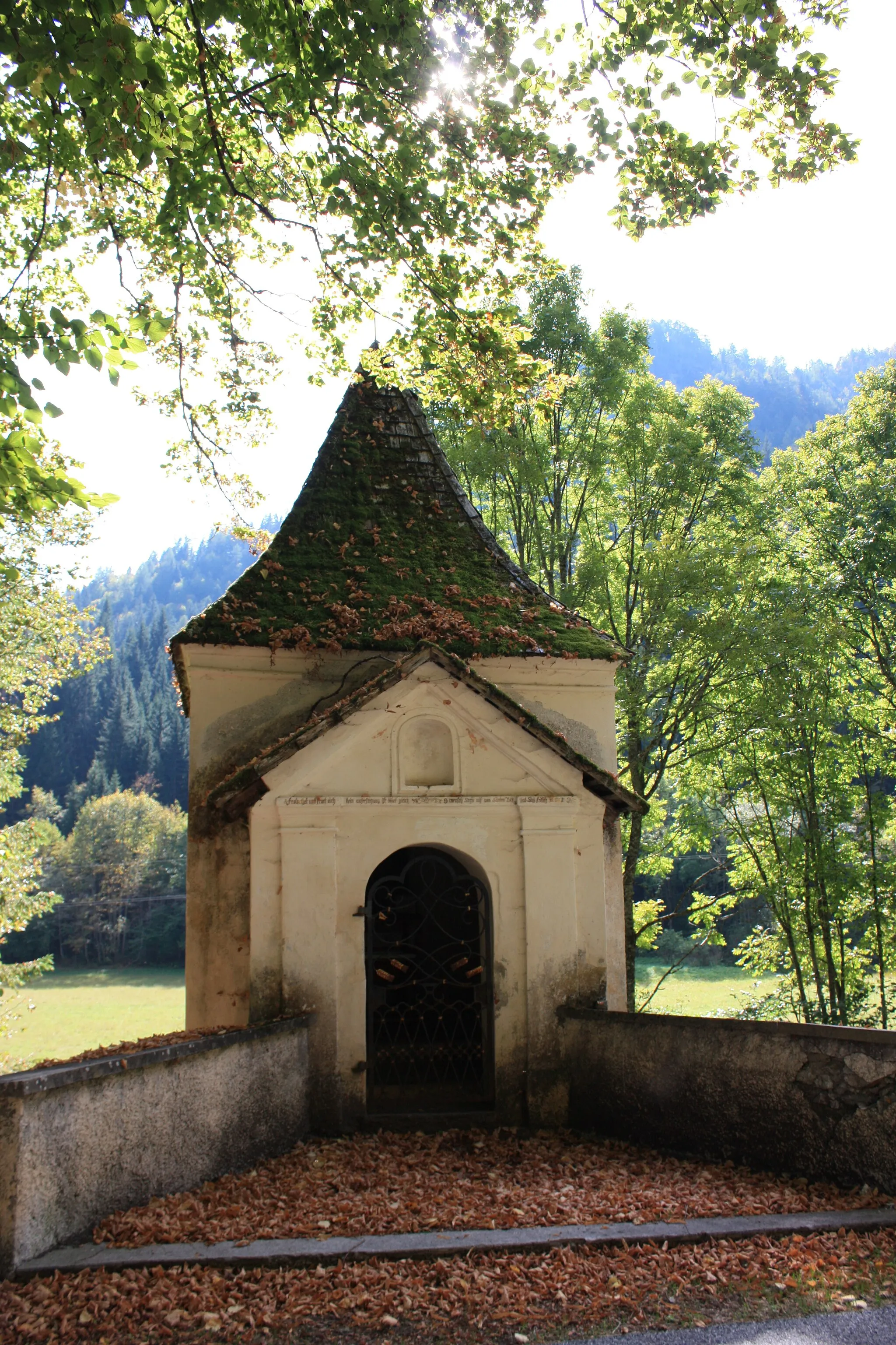 Photo showing: Wayside chapells
Locality:Stockenboi

Community:Stockenboi