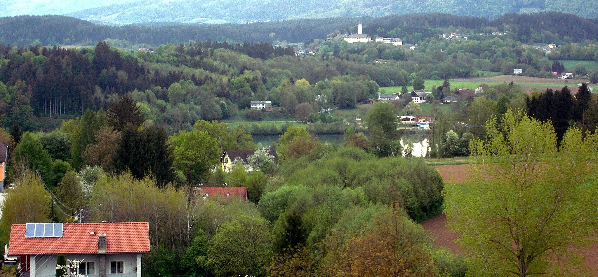 Photo showing: View from Kamen-Stein to Tinje-Tainach in Carinthia