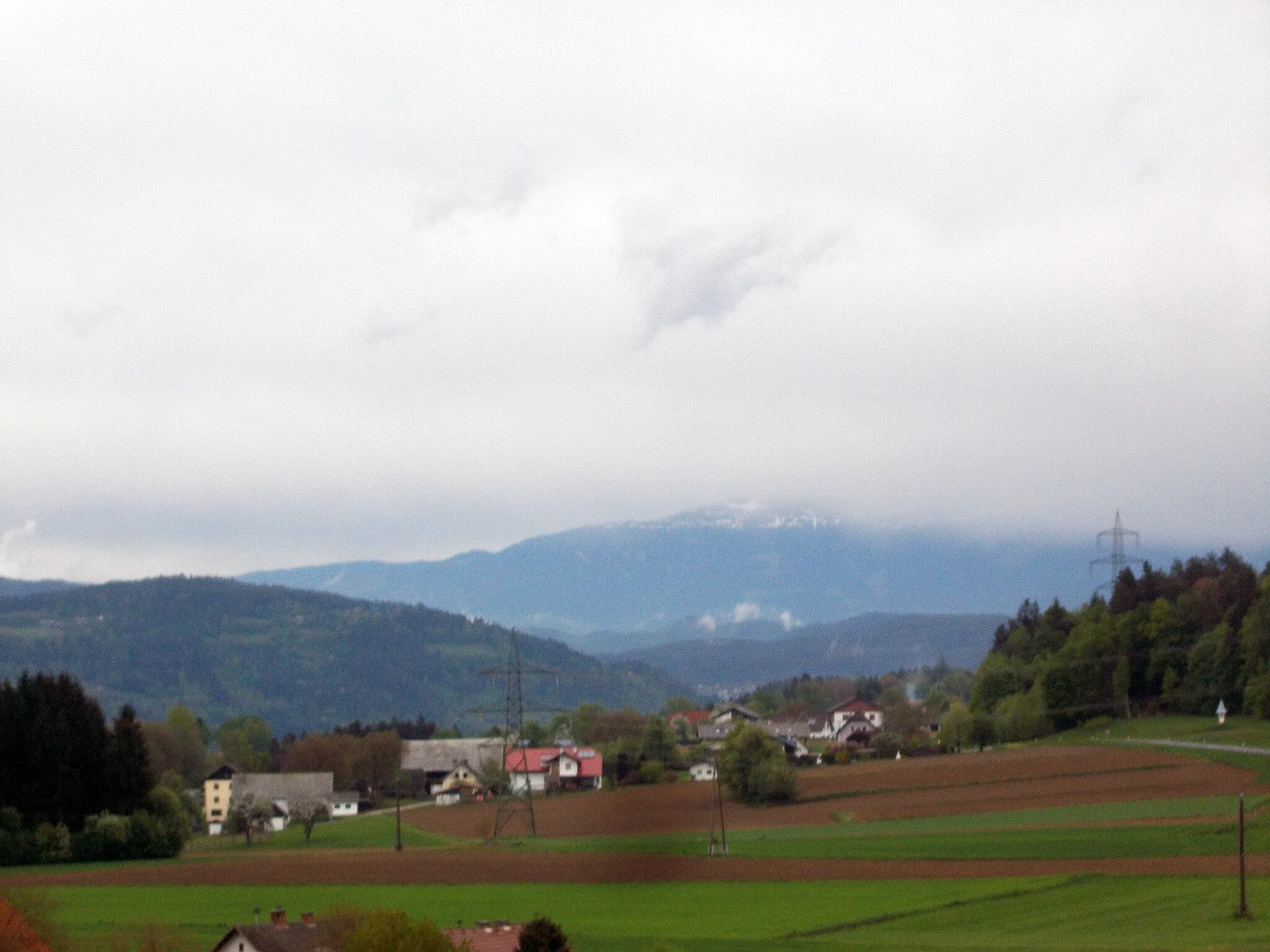 Photo showing: View from Kamen-Stein to Karavanke in Carinthia