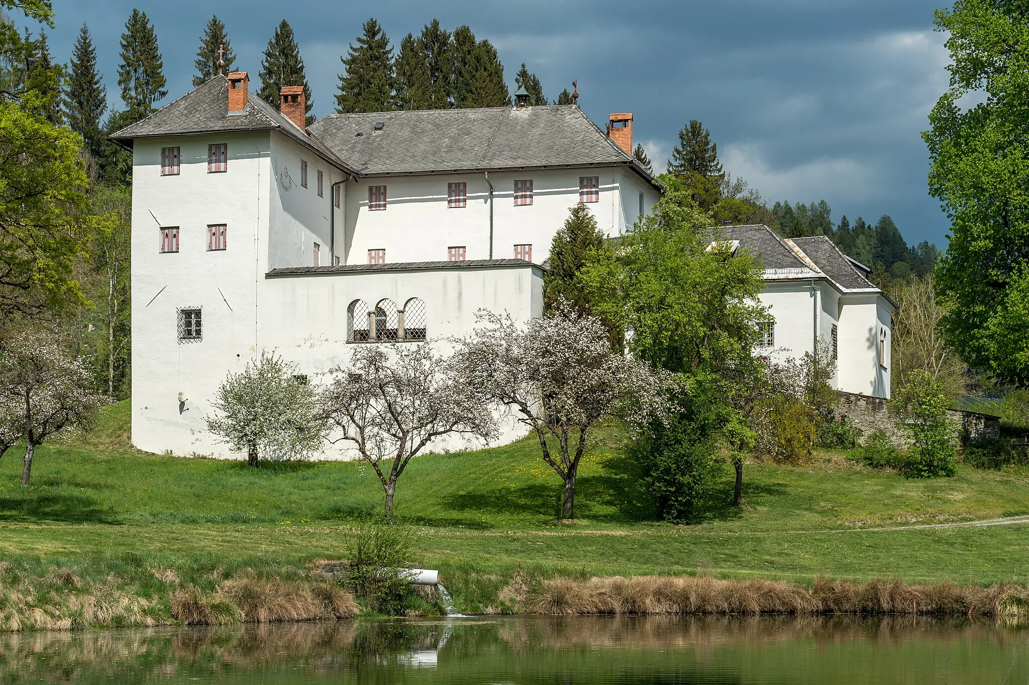 Photo showing: Castle Rosenbichl in Rosenbichl #1, market town Liebenfels, district Sankt Veit, Carinthia, Austria, EU