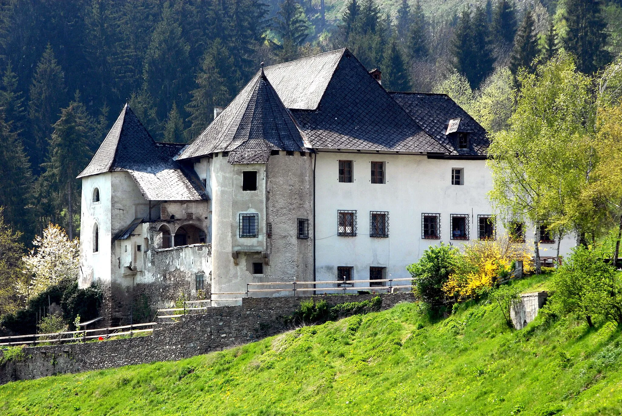 Photo showing: Mansion Dornhof, municipality Frauenstein, district Sankt Veit an der Glan, Carinthia, Austria, EU