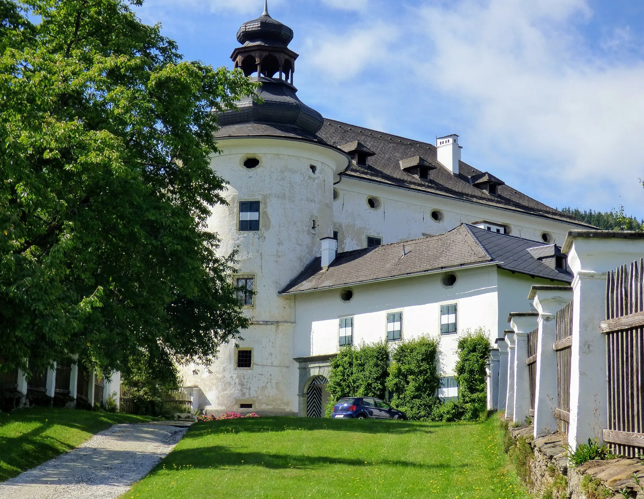 Photo showing: Schloss Gradisch, Gemeinde Feldkirchen in Kärnten.
Ansicht von Norden.