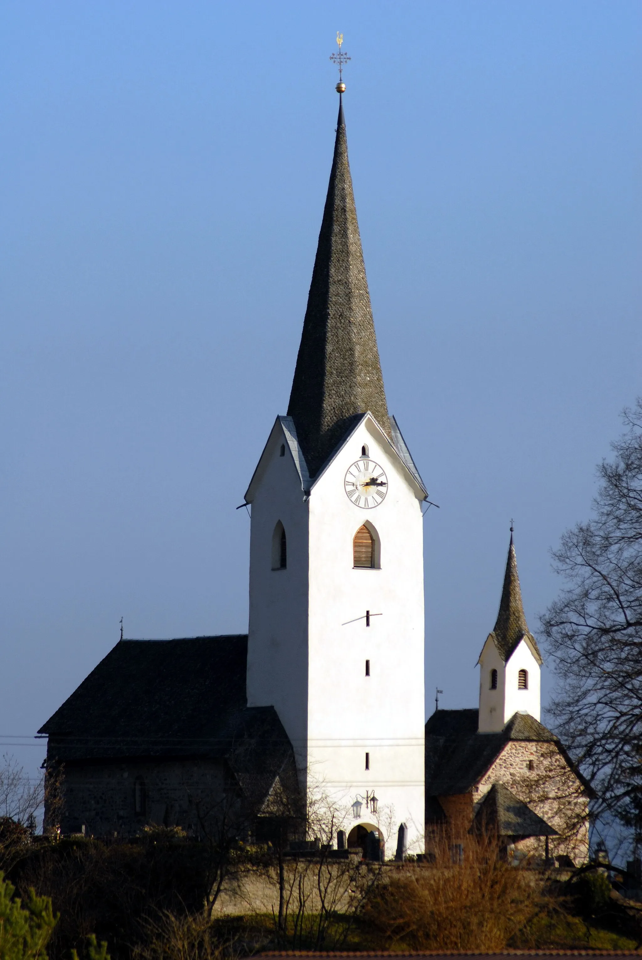 Photo showing: Parish church Saints Peter and Paul on Pfalzstrasse in Karnburg, market town Maria Saal, district Klagenfurt Land, Carinthia, Austria, EU