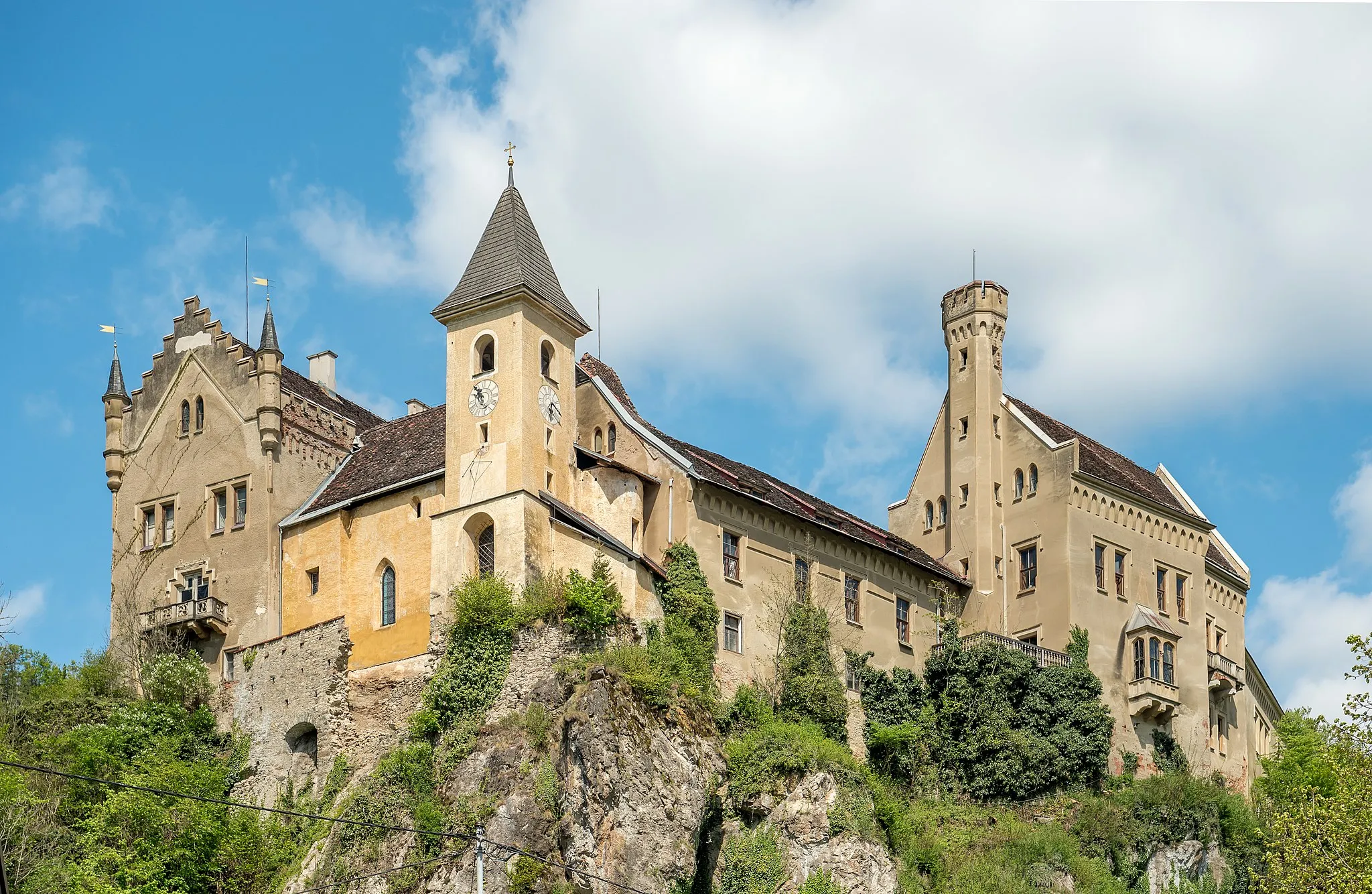 Photo showing: Castle Eberstein on Schlossberg #1, market town Eberstein (Kärnten), district Sankt Veit, Carinthia, Austria, EU