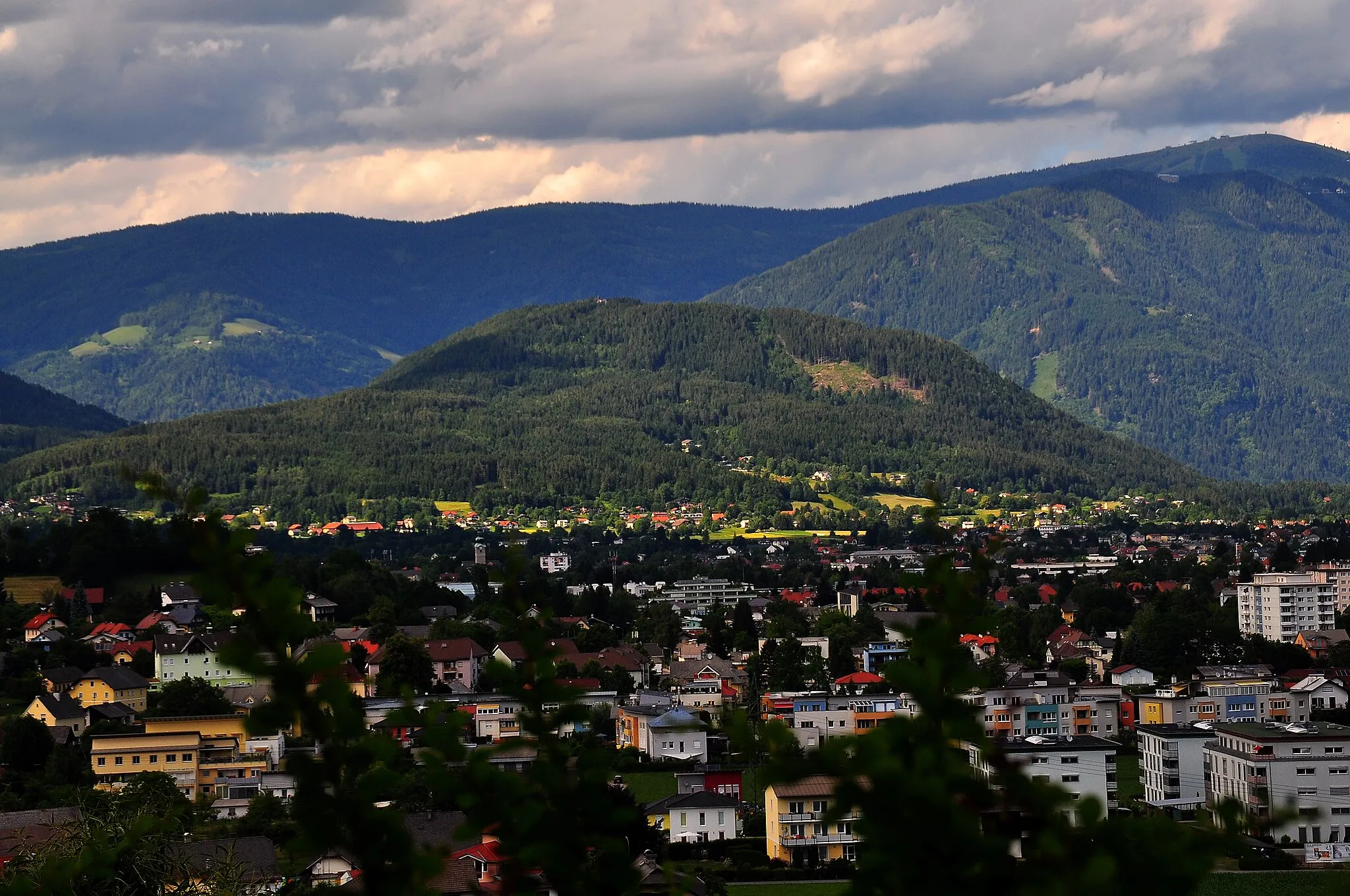 Photo showing: South view at the Oswaldiberg in the community and city of Villach, Carinthia, Austria