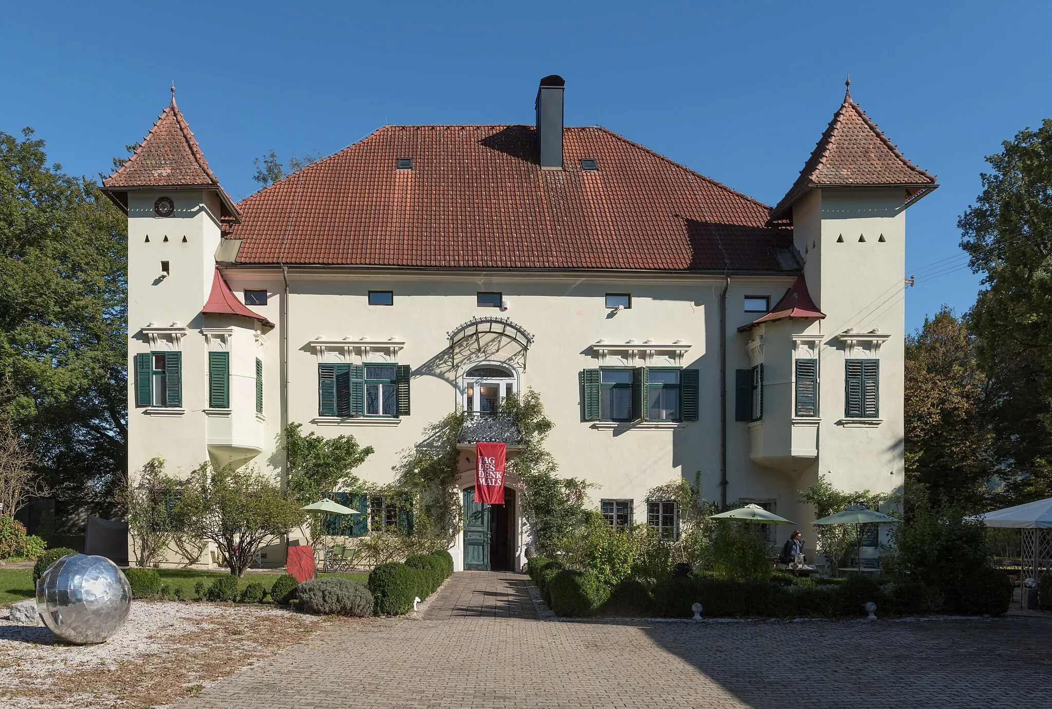 Photo showing: Castle Ebenau in Weizelsdorf #1, market town Feistritz im Rosental, district Klagenfurt Land, Carinthia, Austria, EU