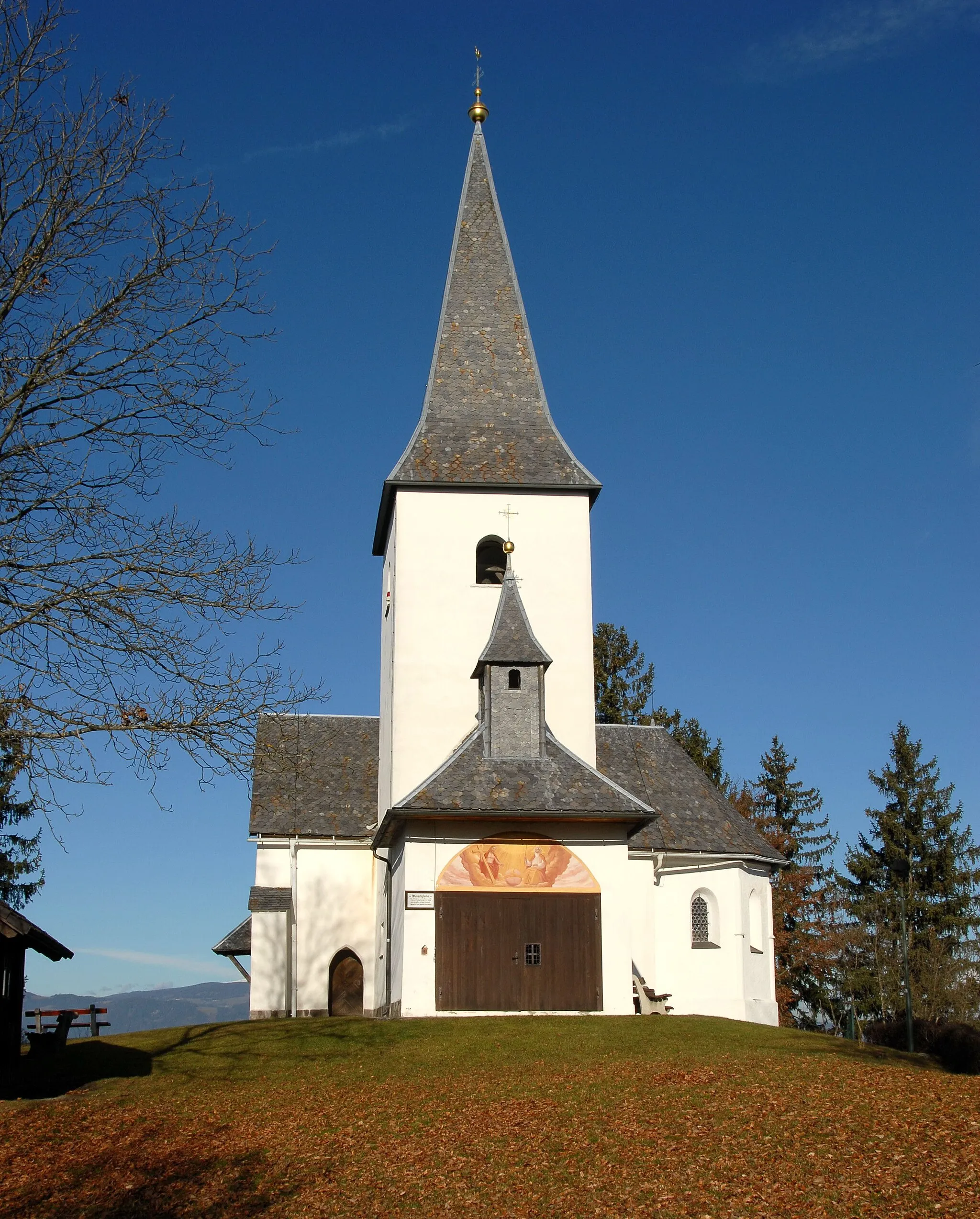 Photo showing: Church with the wish-bell on top of the Georg-mountain near the Lake Klopein in the community of Saint Kanzian, district of Voelkermarkt, Carinthia, Austria

This media shows the protected monument with the number 62596 in Austria. (Commons, de, Wikidata)