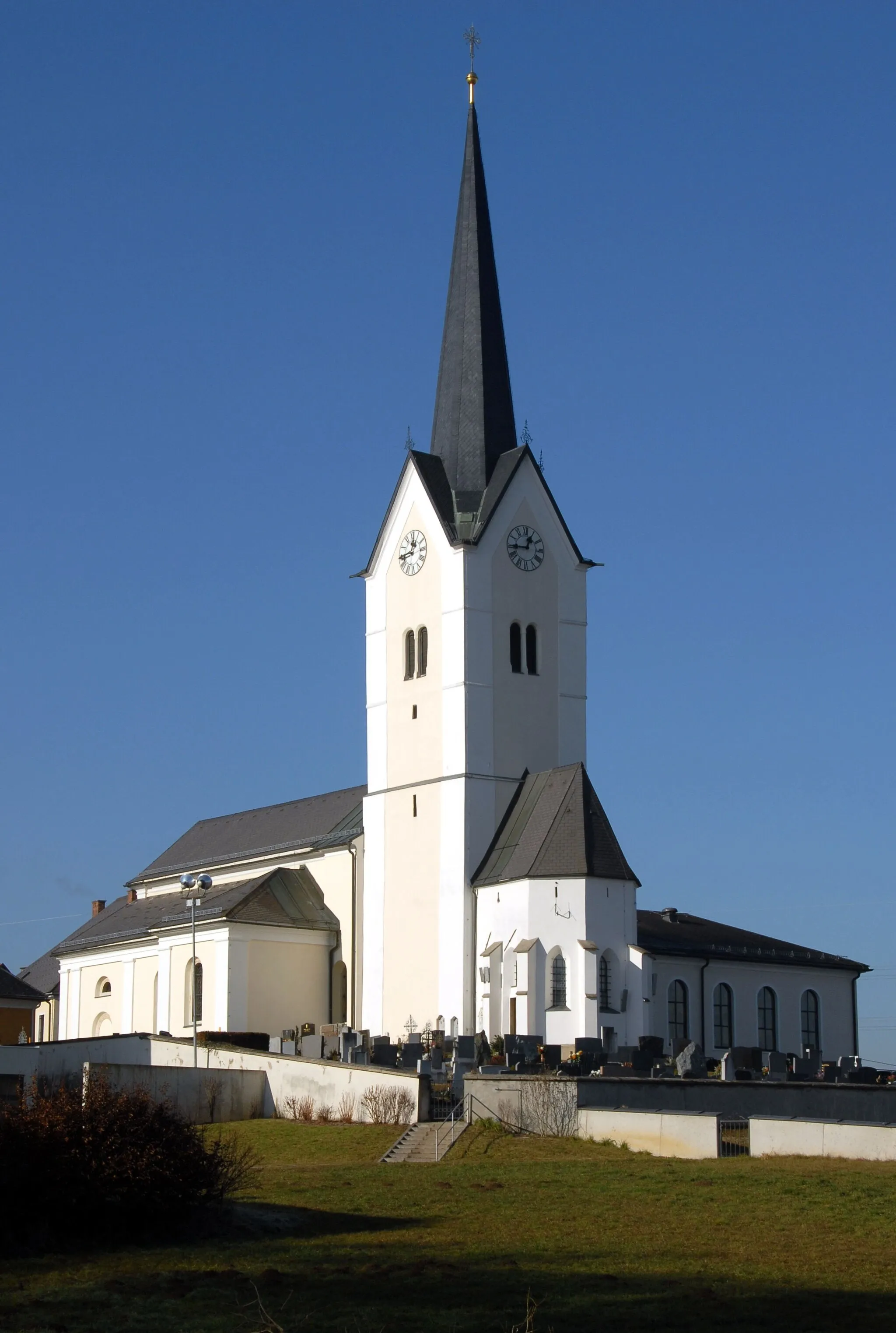 Photo showing: Parish church Saint Cantius, municipality Sankt Kanzian am Klopeiner See, district Völkermarkt, Carinthia, Austria, European Union