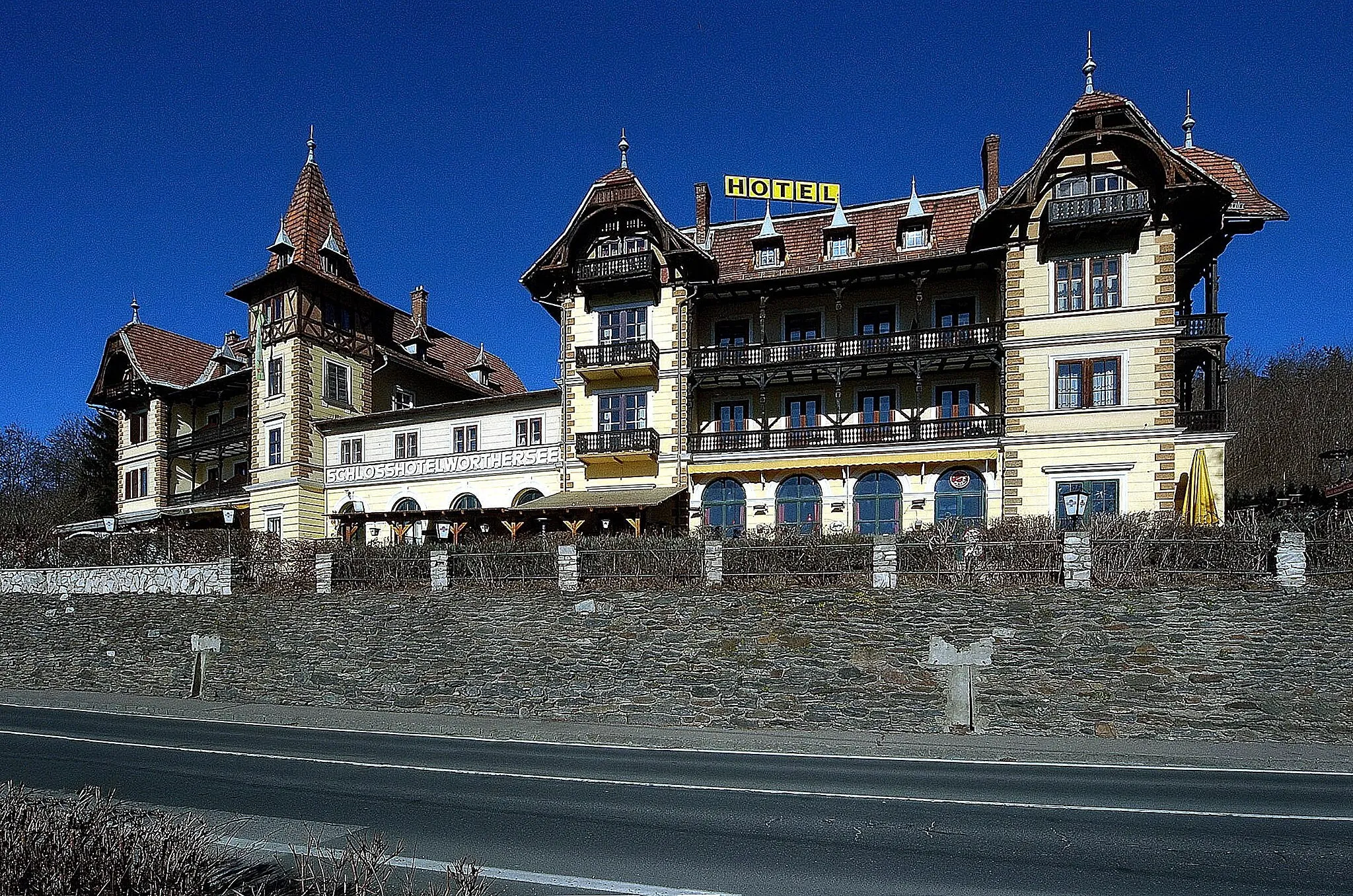 Photo showing: Hotel Wörthersee on Villacher Strasse #338, 12th district "Sankt Martin", statutary city Klagenfurt am Wörther See, Carinthia, Austria, EU