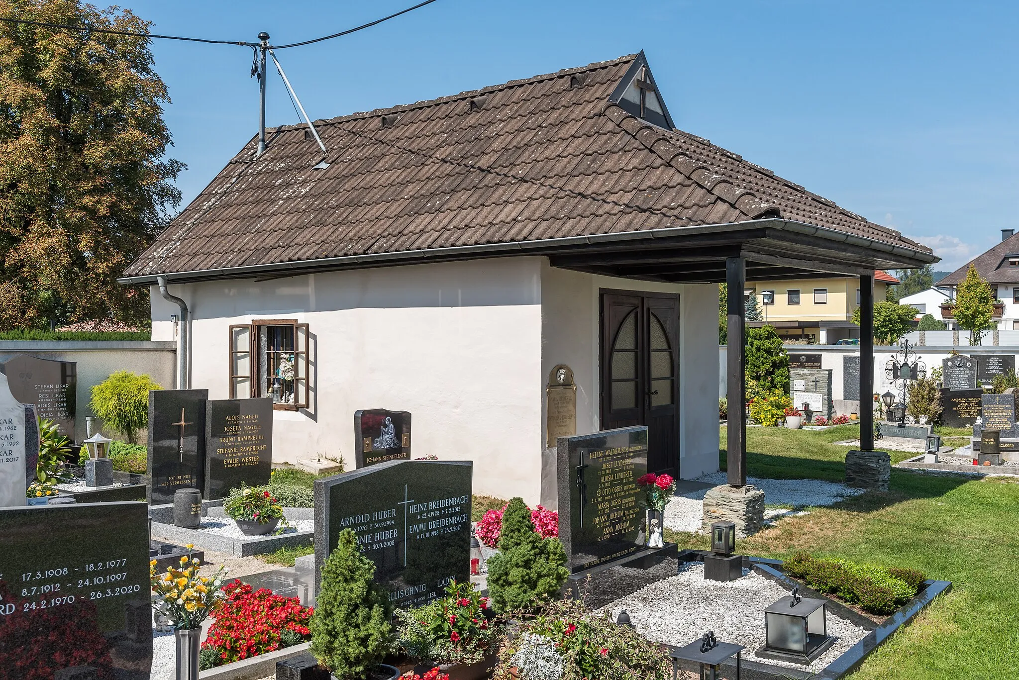 Photo showing: Mortuary at the cemetery on Denkmalgasse #1A in Sankt Jakob an der Straße, 15th borough "Hörtendorf", statutary town Klagenfurt, Carinthia, Austria, EU