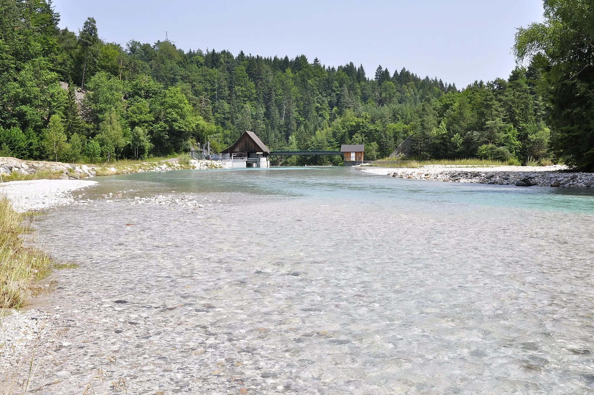 Photo showing: Gailitz river in front of a weir near Maglern, municipality Arnoldstein, district Villach Land, Carinthia / Austria / EU