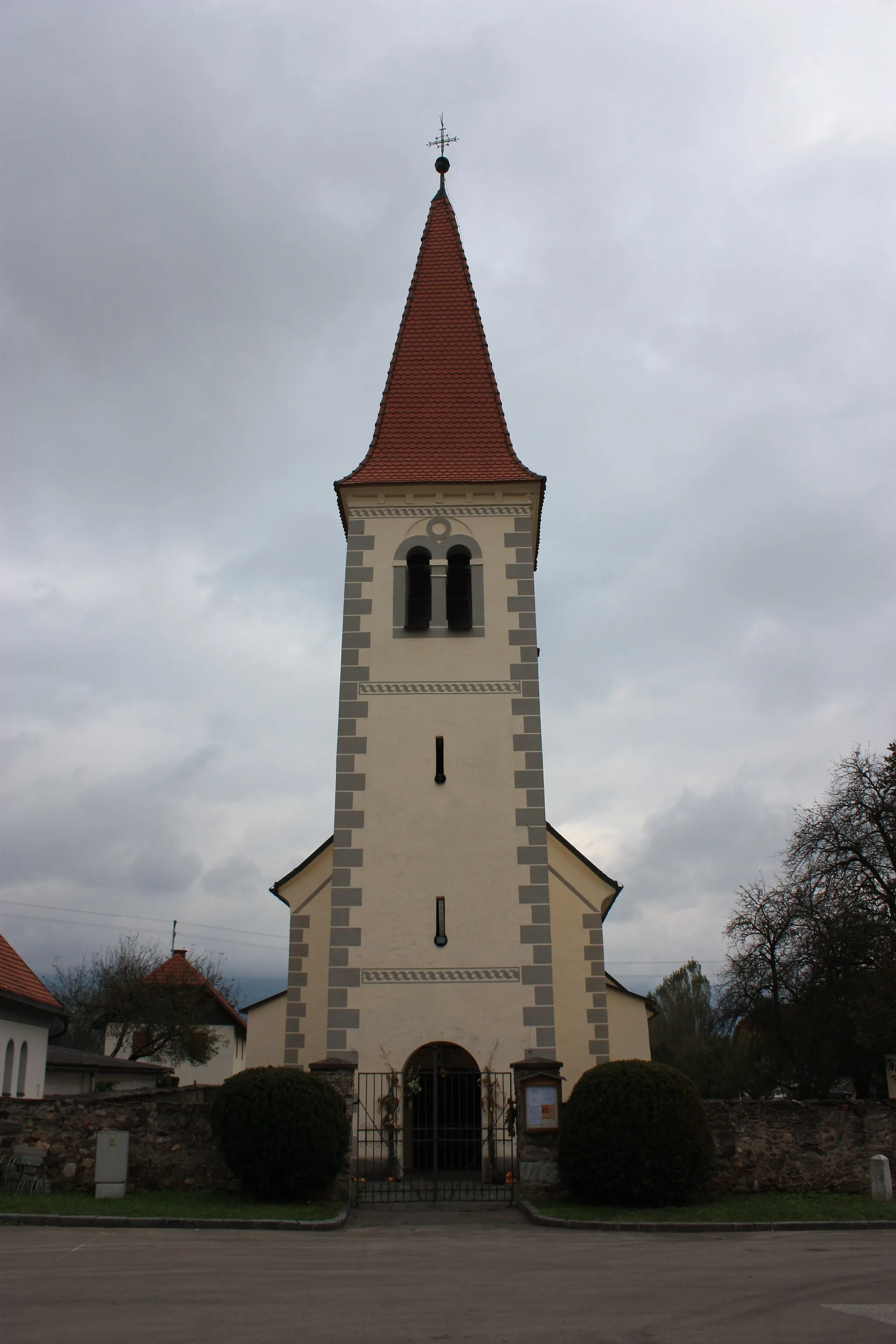 Photo showing: Subsidiary church  Saint Martin
Locality: Fischering

Community:Sankt Andrä