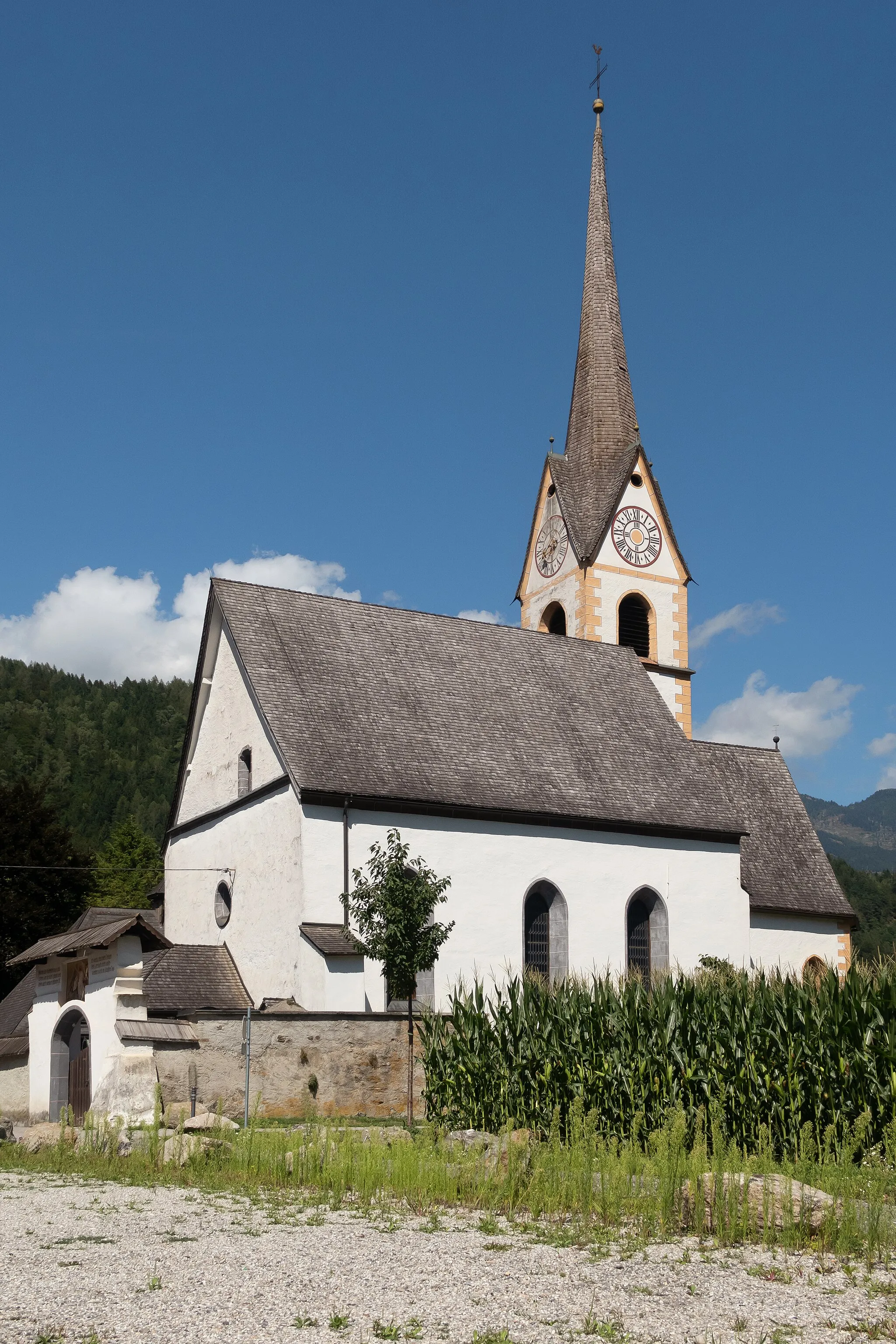 Photo showing: Sachsenburg, church: katholische Pfarrkirche Sankt Margaretha