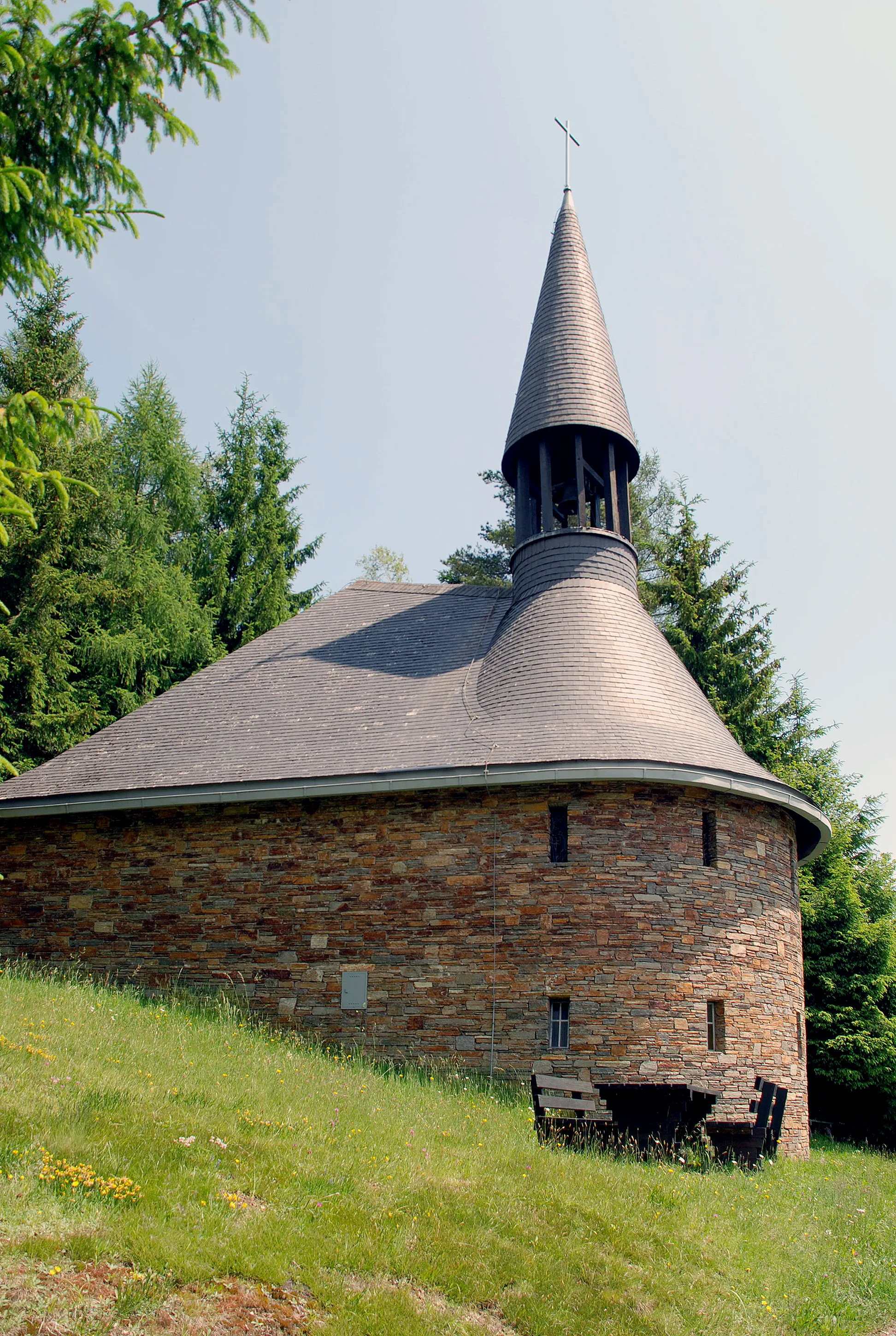 Photo showing: Aibl, Ortsteil Rothwein, Steiermark, Österreich: Meßkapelle

This media shows the protected monument with the number 8744 in Austria. (Commons, de, Wikidata)