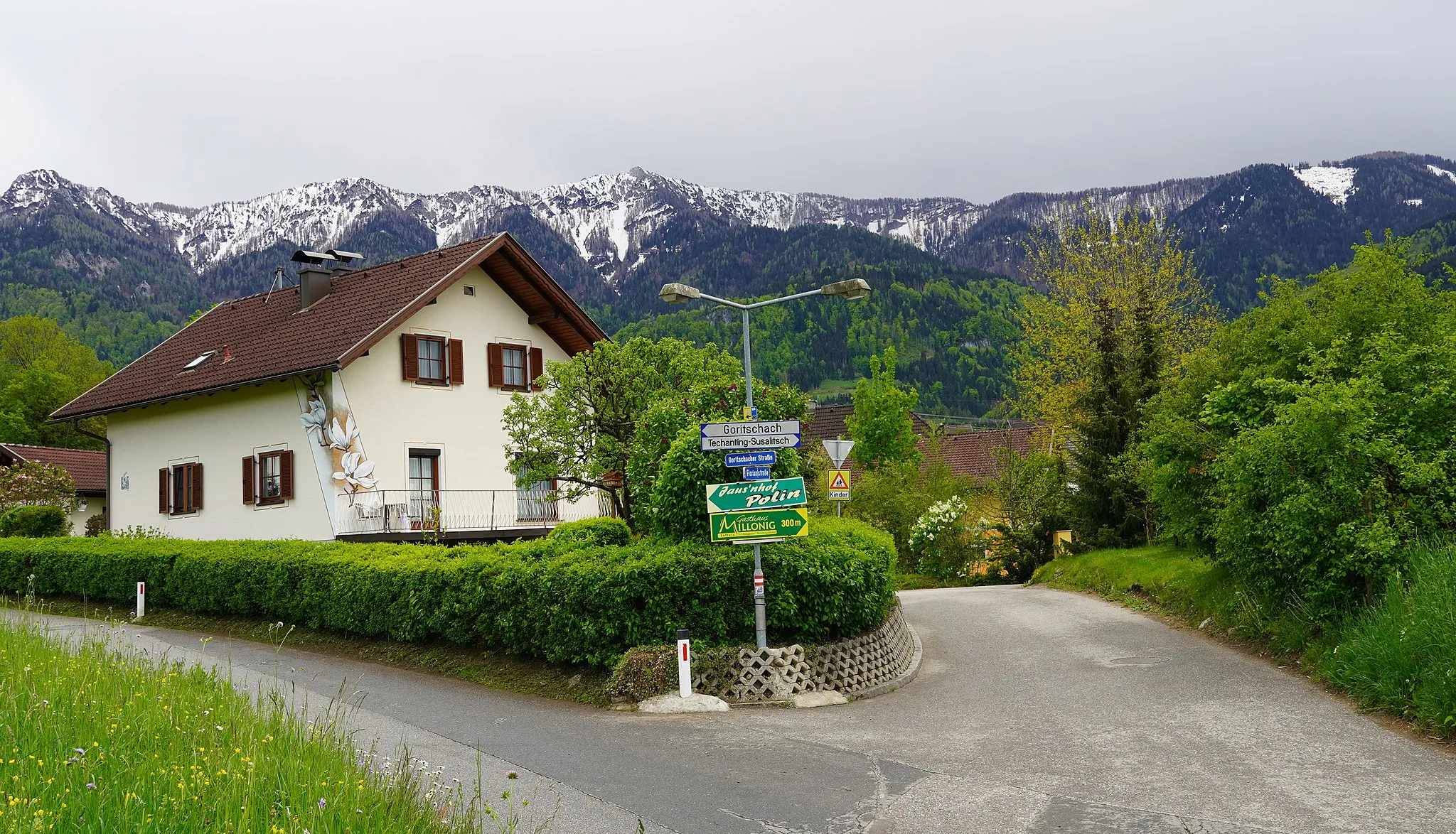 Photo showing: Techanting with view South west towards Karawanks, municipality Finkenstein am Faaker See, district Villach Land, Carinthia, Austria, EU