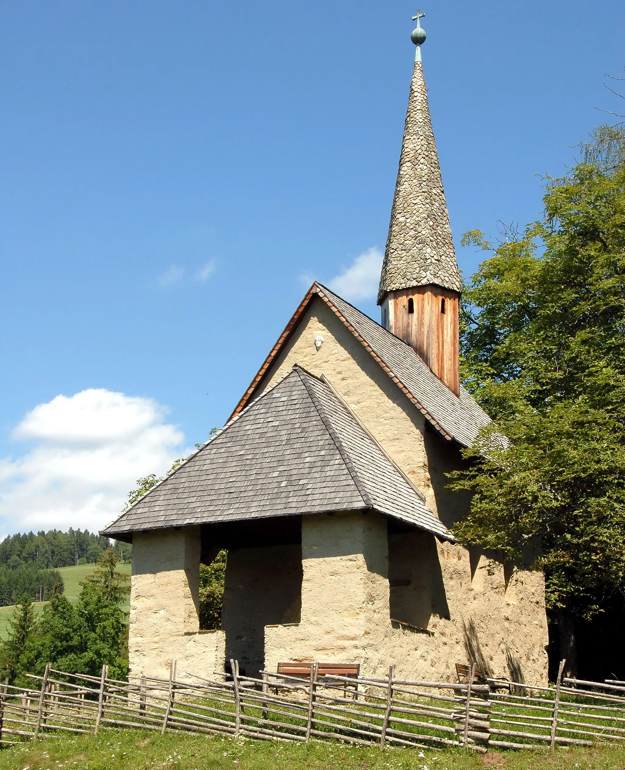 Photo showing: Subsidiary church Saint Lawrence in Johannserberg, market town Brückl, district Sankt Veit an der Glan, Carinthia, Austria, EU