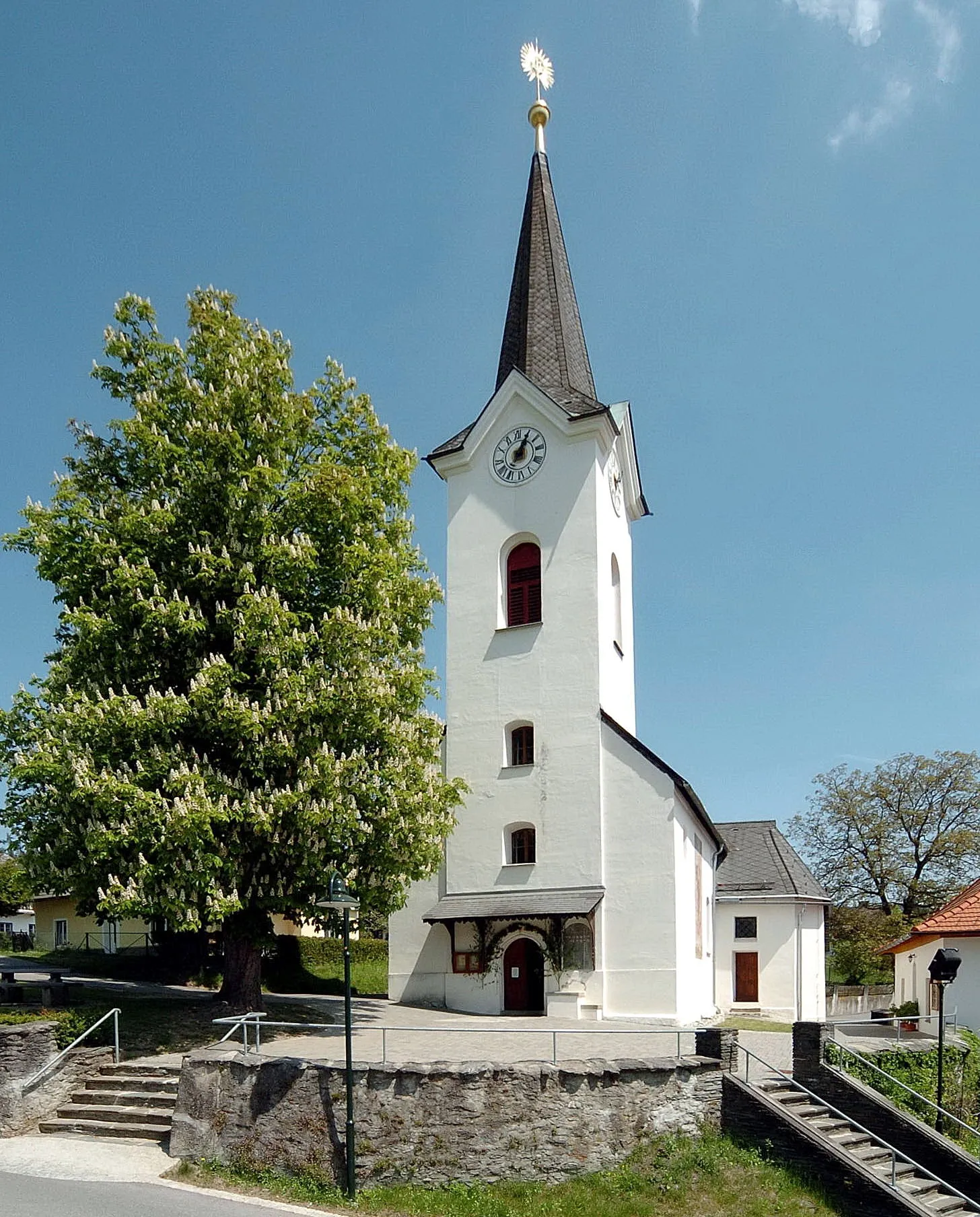 Photo showing: Parish church Saint Michael in Schiefling, market town Schiefling am Wörther See, district Klagenfurt Land, Carinthia, Austria, EU