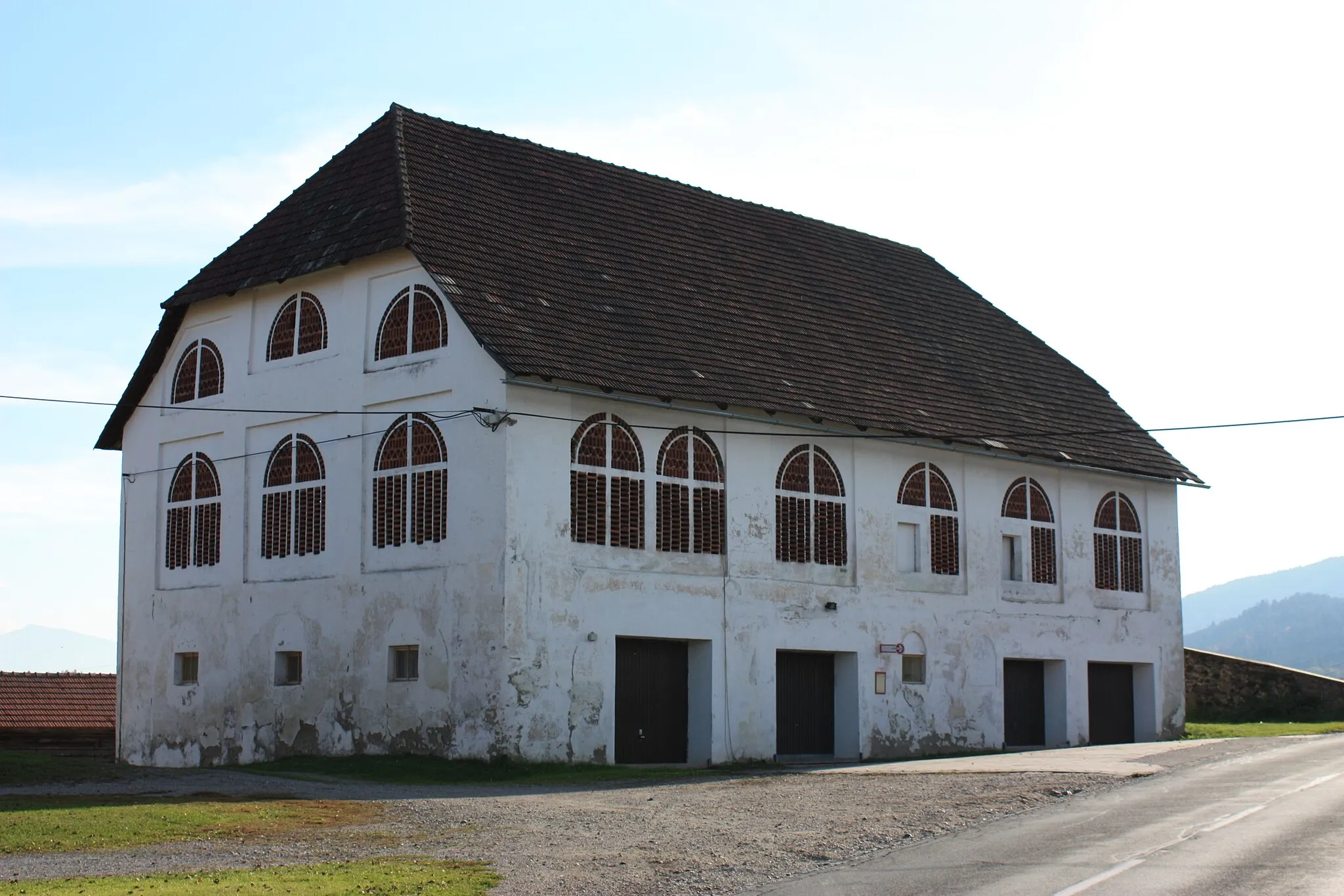 Photo showing: Farm building
Locality:Hörzendorf

Community:Sankt Veit an der Glan