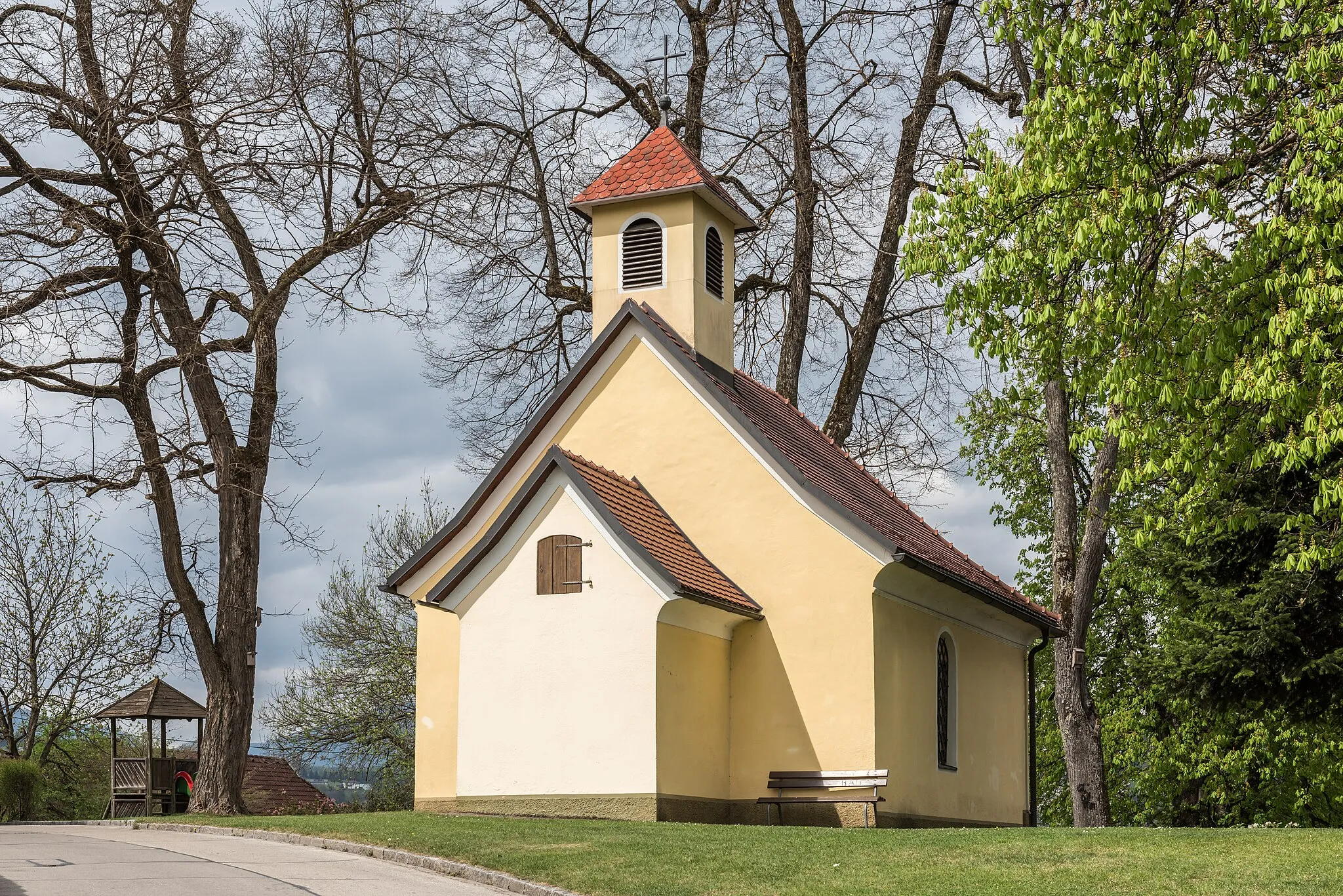 Photo showing: Our Lady of Sorrows chapel on Klagenfurter Strasse, municipality Feldkirchen in Kärnten, district Feldkirchen, Carinthia, Austria, EU