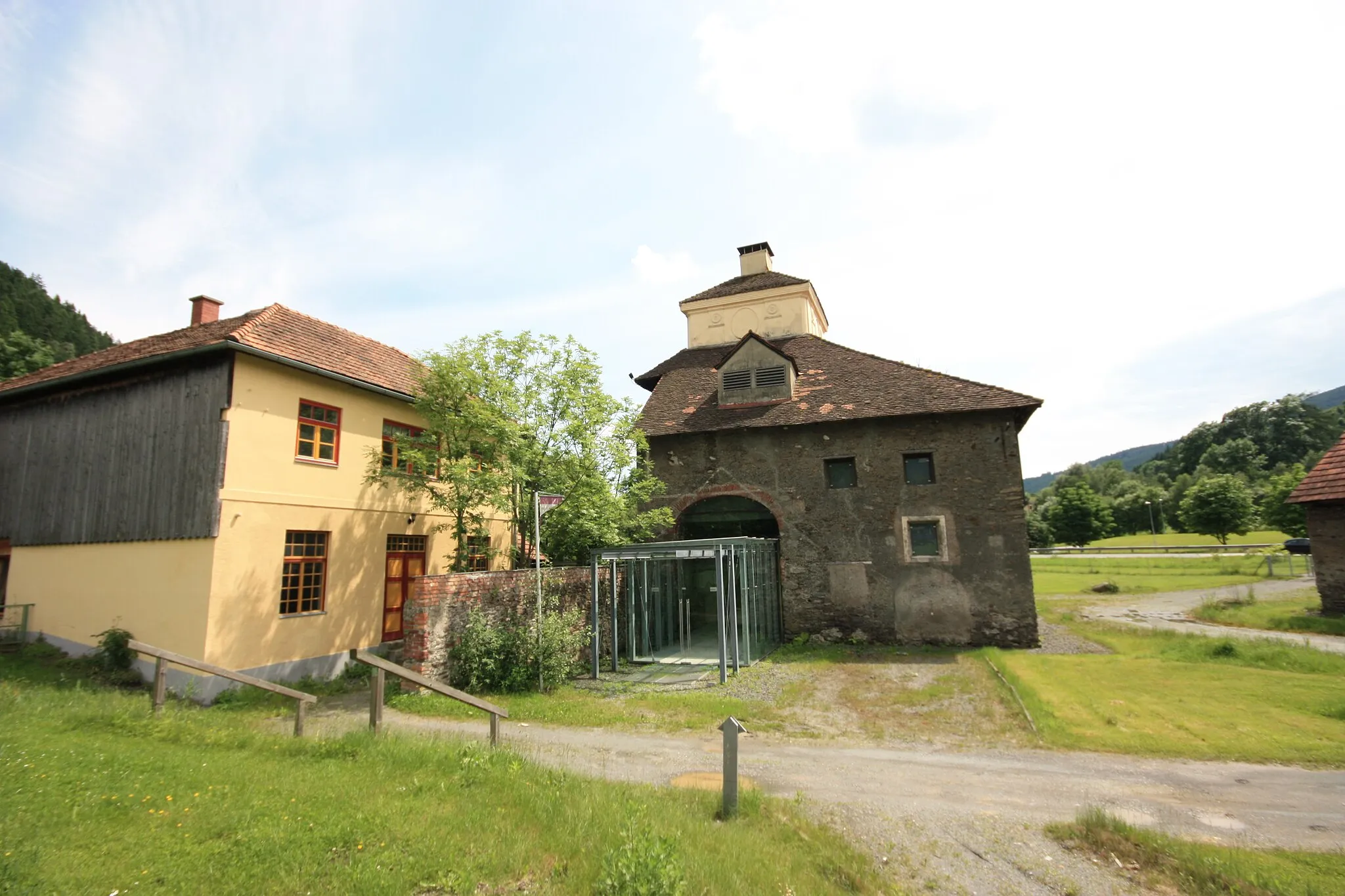 Photo showing: Historical blast furnace in Hirt at Micheldorf, Carinthia