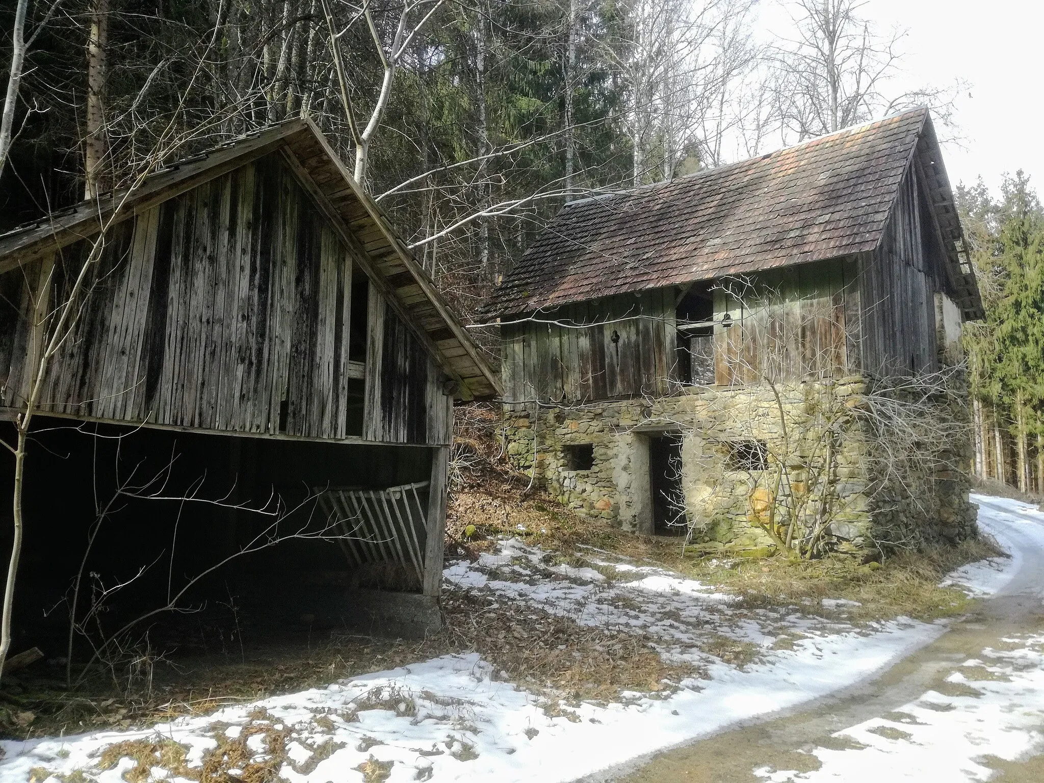 Photo showing: verfallener Hof (vulgo Mothele) in Pirkach, Gemeinde Brückl, Kärnten