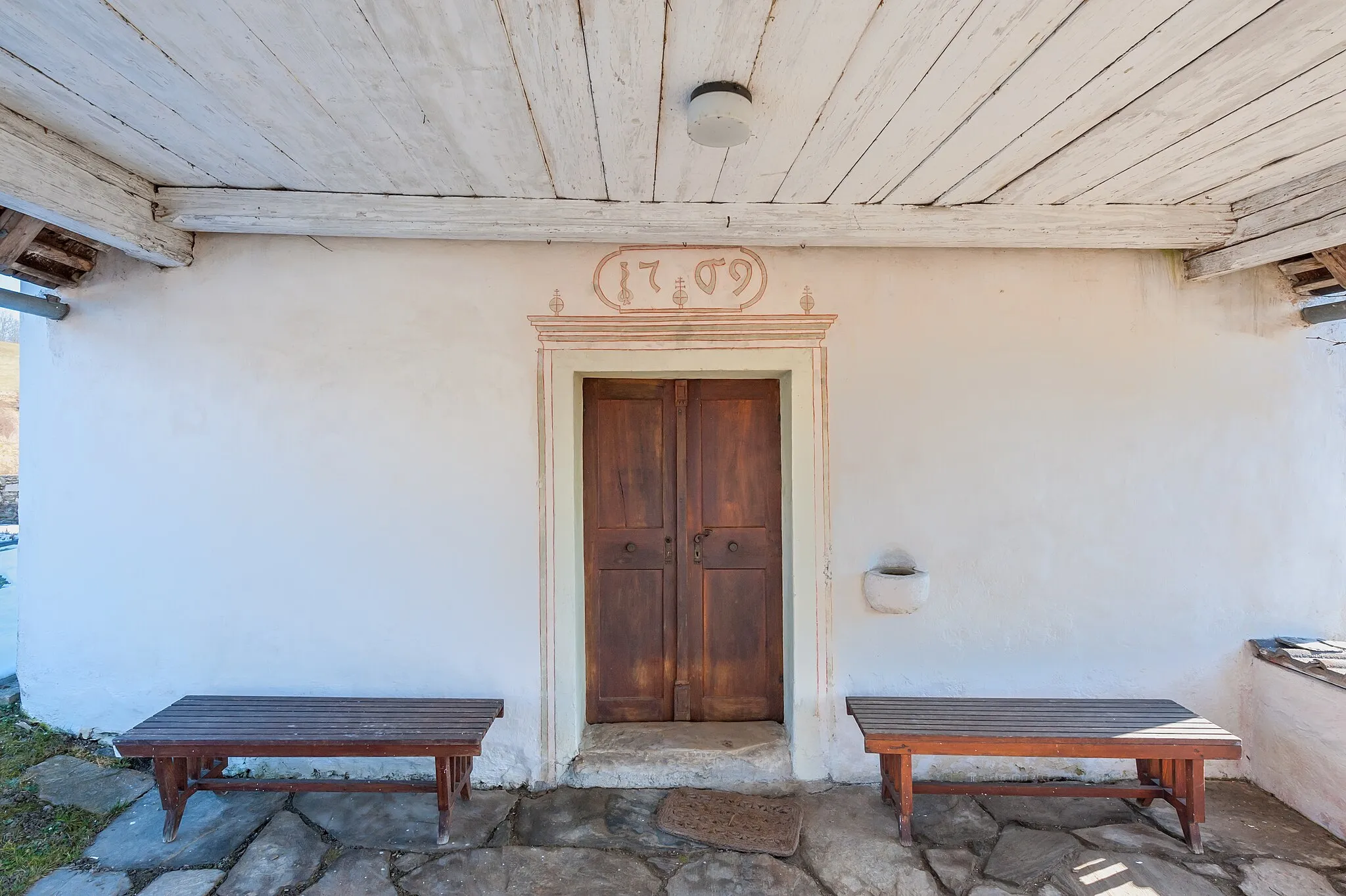 Photo showing: Portal of the subsidiary church Saint Agnes and Saints Simon and Jude Thadeus in Faning, market town Moosburg, district Klagenfurt Land, Carinthia, Austria, EU