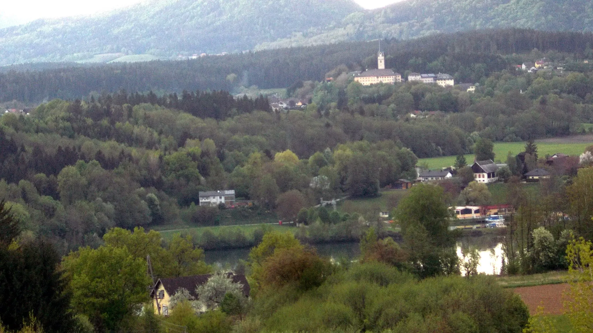 Photo showing: View to Tinje in Carinthia from Kamen (Stein) in Podjuna (Jauntal)