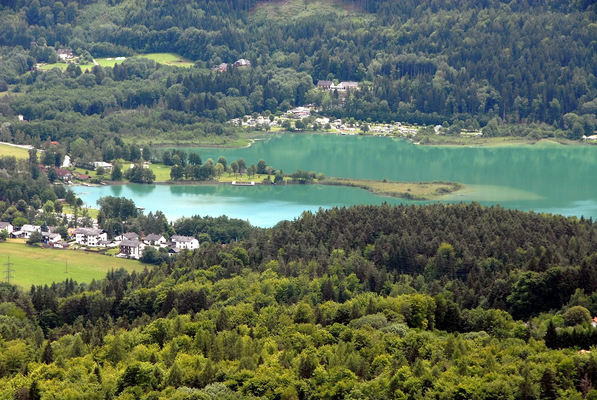 Photo showing: View from the Pyramid Ballon at lake Keutschach, municipality Keutschach am See, district Klagenfurt Land, Carinthia / Austria / EU
