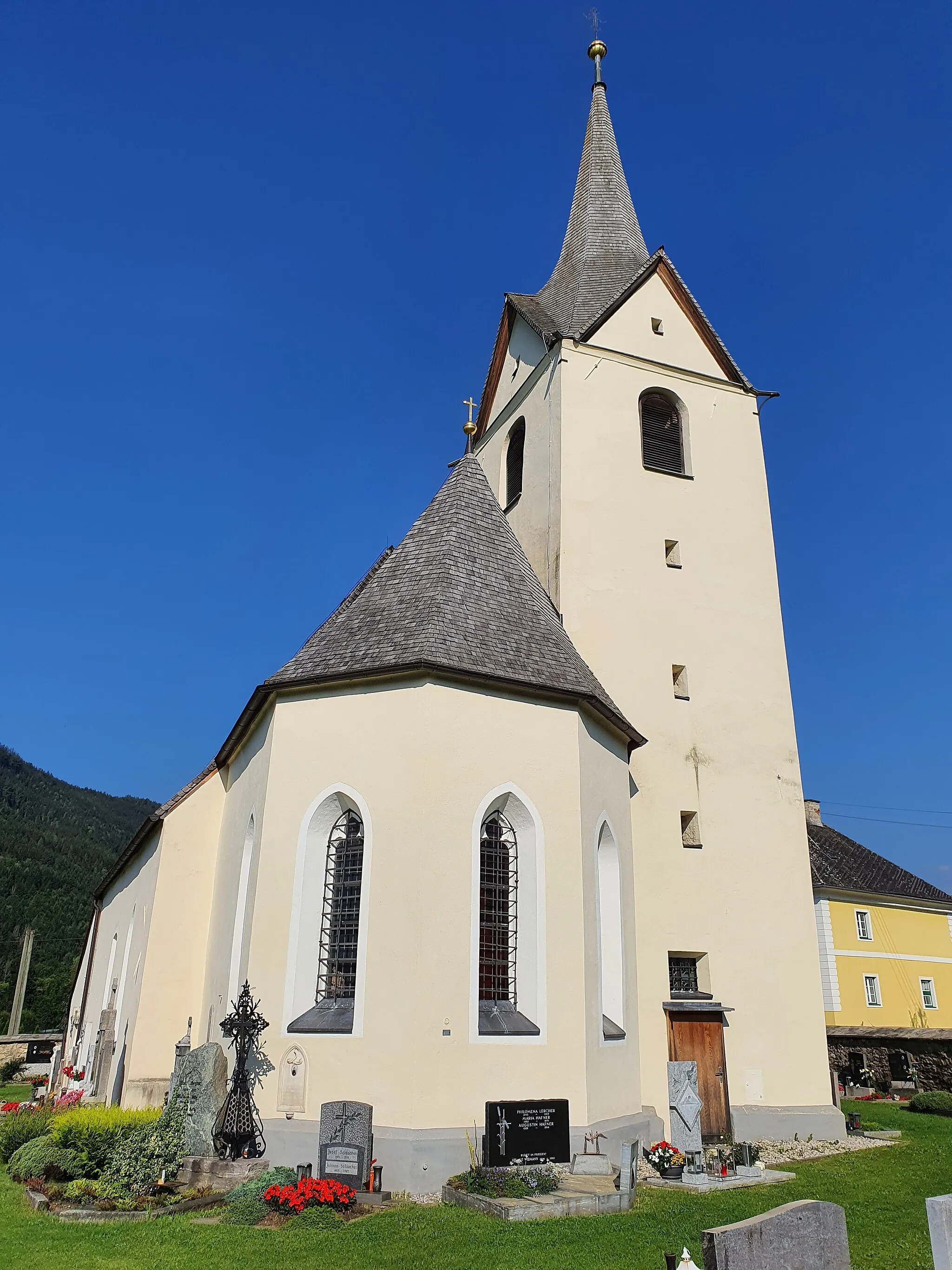 Photo showing: Kath. Pfarrkirche hl. Jakob der Ältere und Friedhof