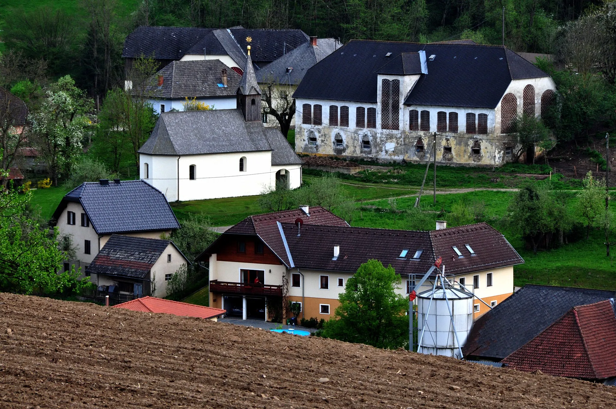 Photo showing: Hamlet Selesen with the subsidiary church "14 helpers in need", municipality Brückl, district Sankt Veit an der Glan, Carinthia / Austria / EU