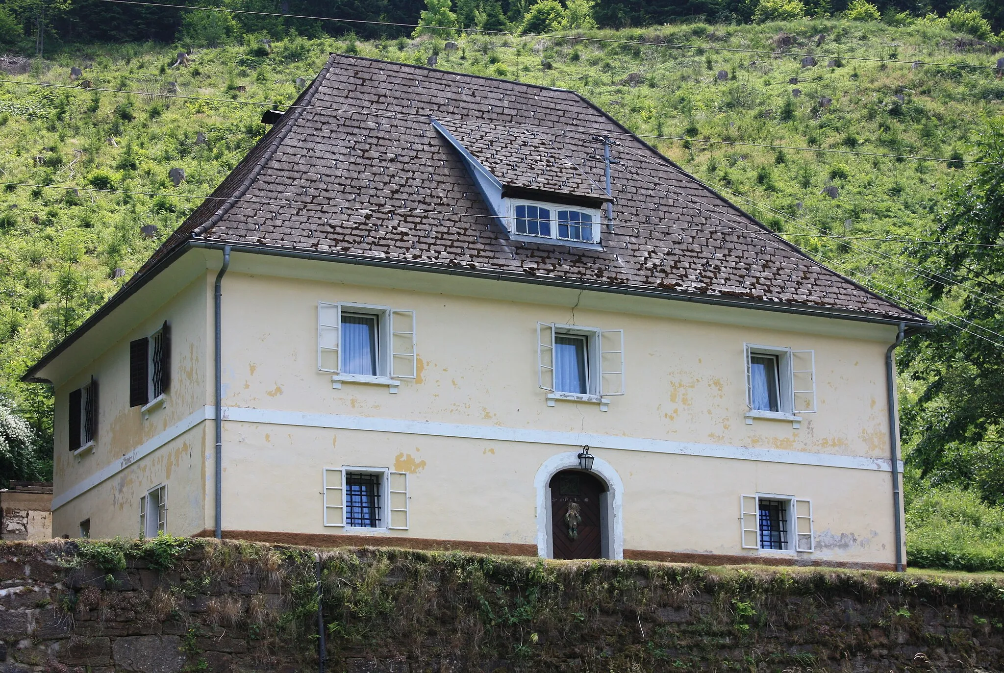 Photo showing: House
Locality:Lölling

Community:Hüttenberg