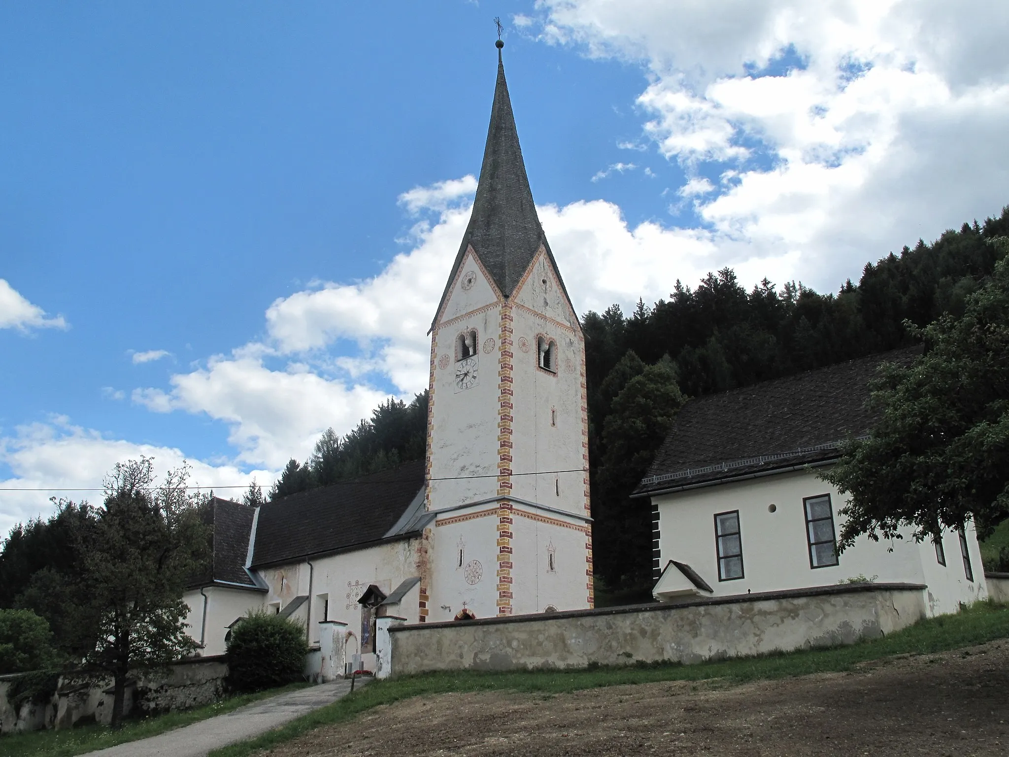 Photo showing: Tichoja, church