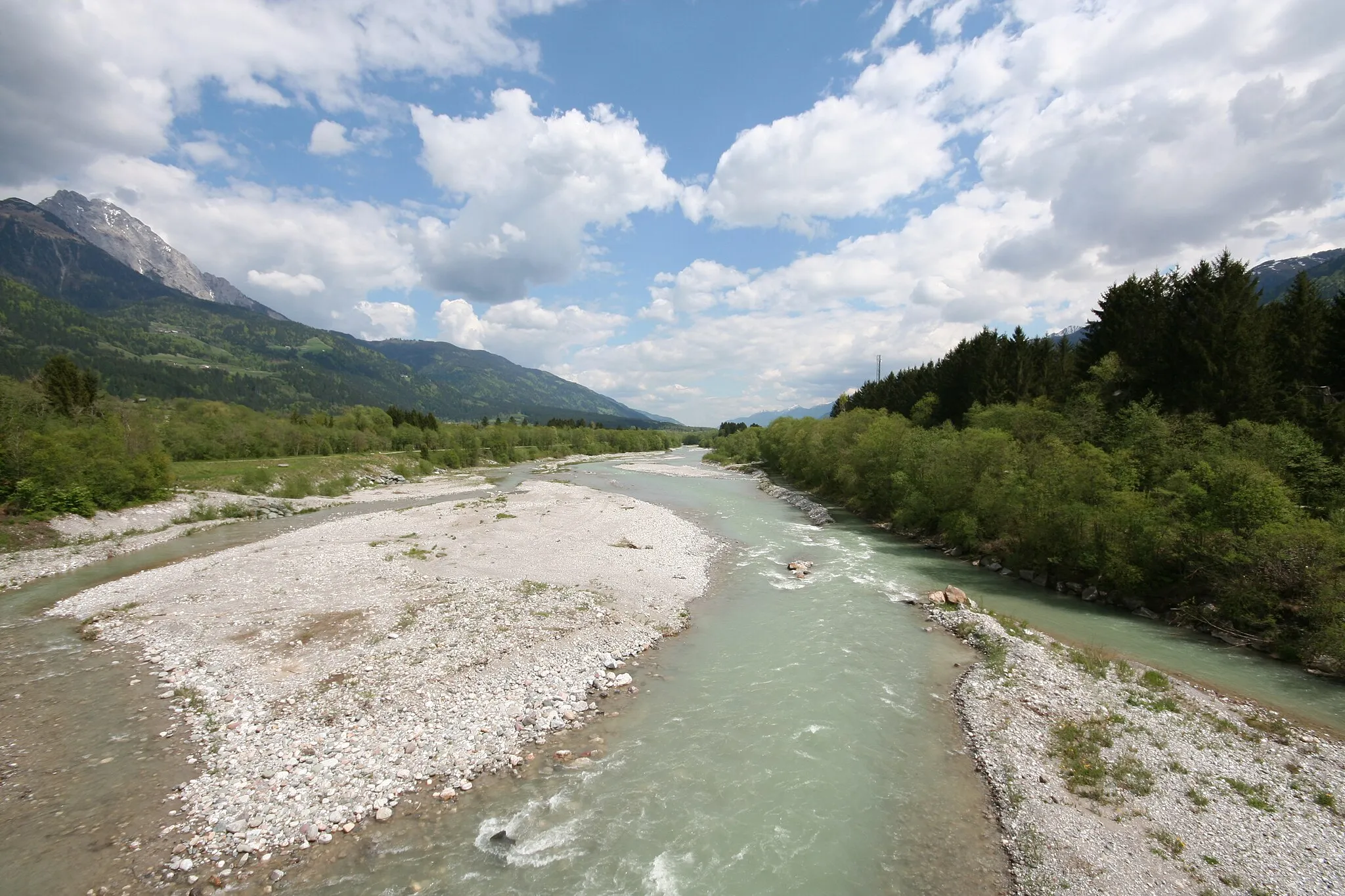 Photo showing: Gail bei Dellach, Blick Richtung Osten, links im Bild der Reißkofel