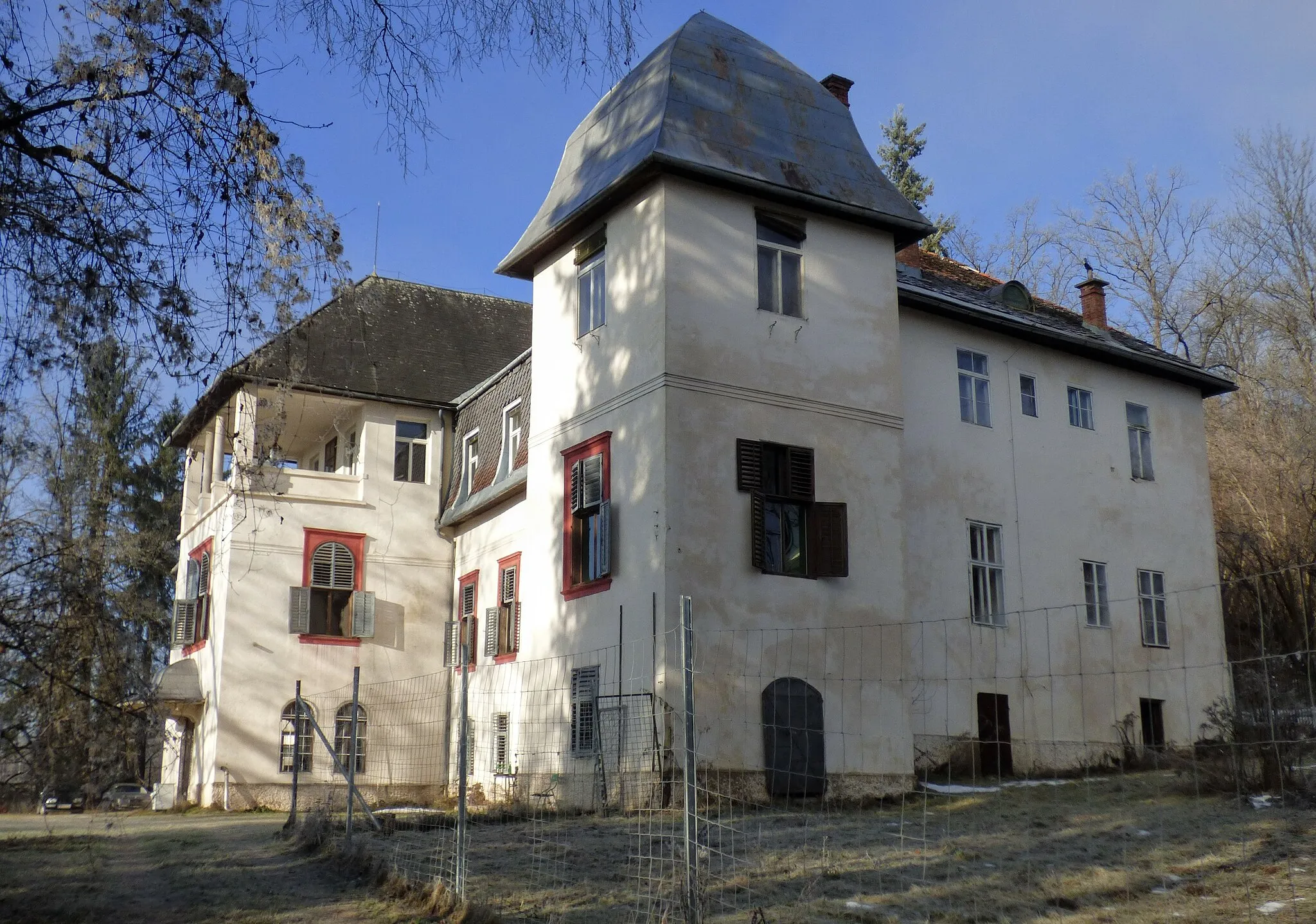 Photo showing: Schloss Emmersdorf, Klagenfurt: Südostecke