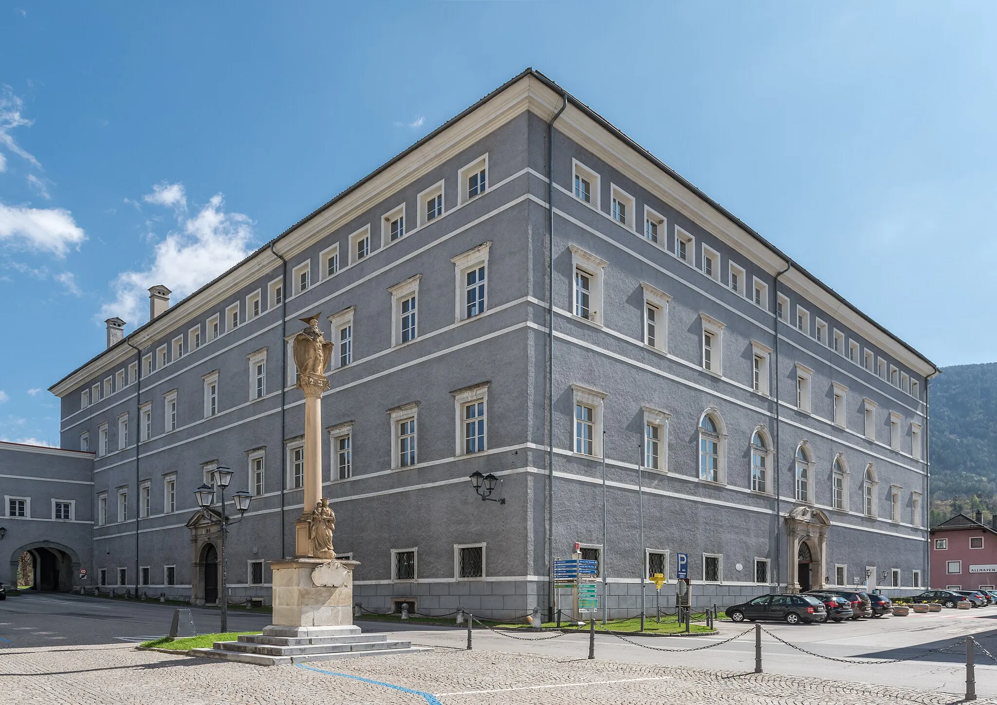 Photo showing: New Lodron Castle (northwestern view) on Hauptplatz #1, municipality Gmünd, district Spittal an der Drau, Carinthia, Austria, European Union