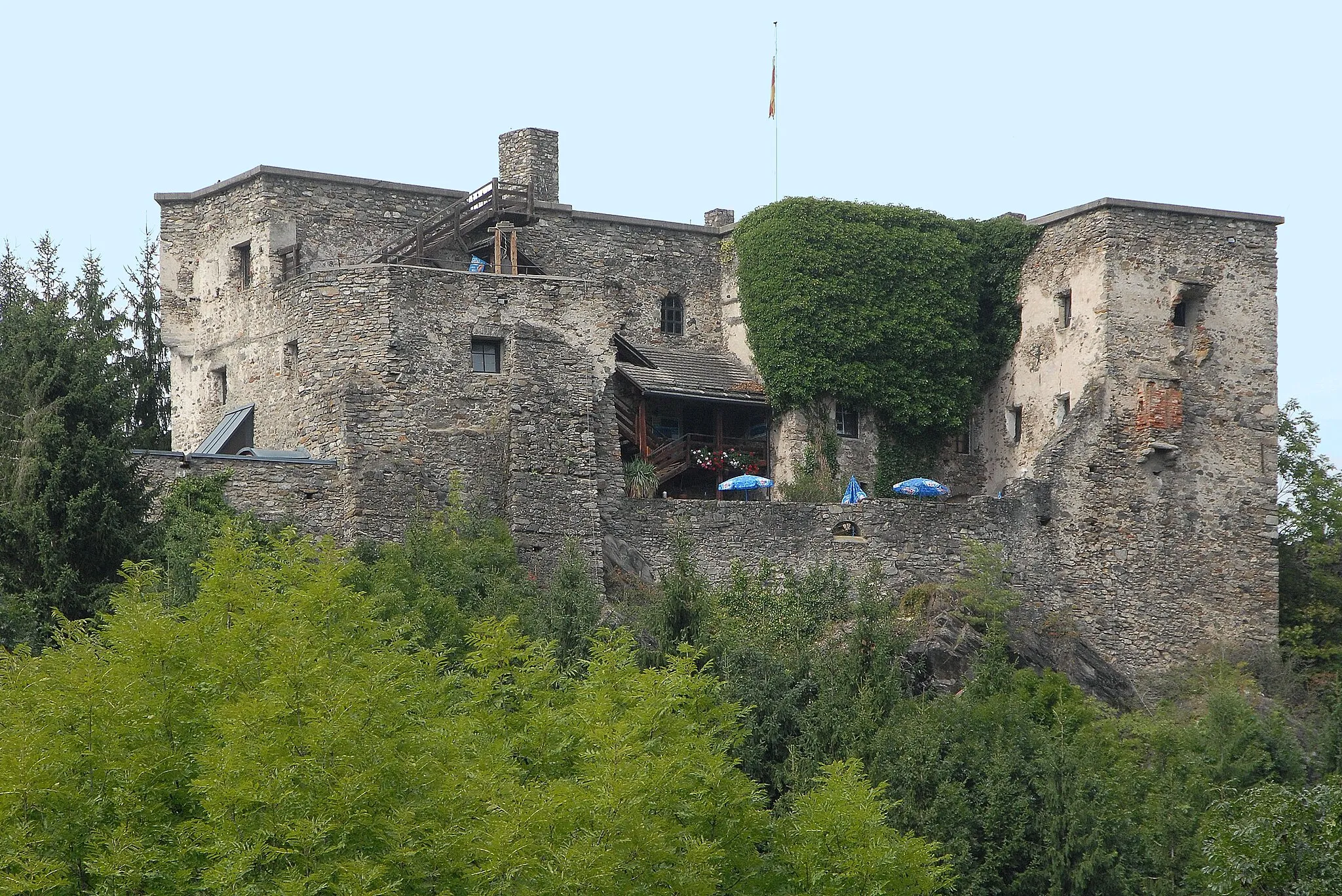 Photo showing: Castle Sommeregg at Treffling in the community Seeboden, district Spittal on the Drau, Carinthia, Austria.